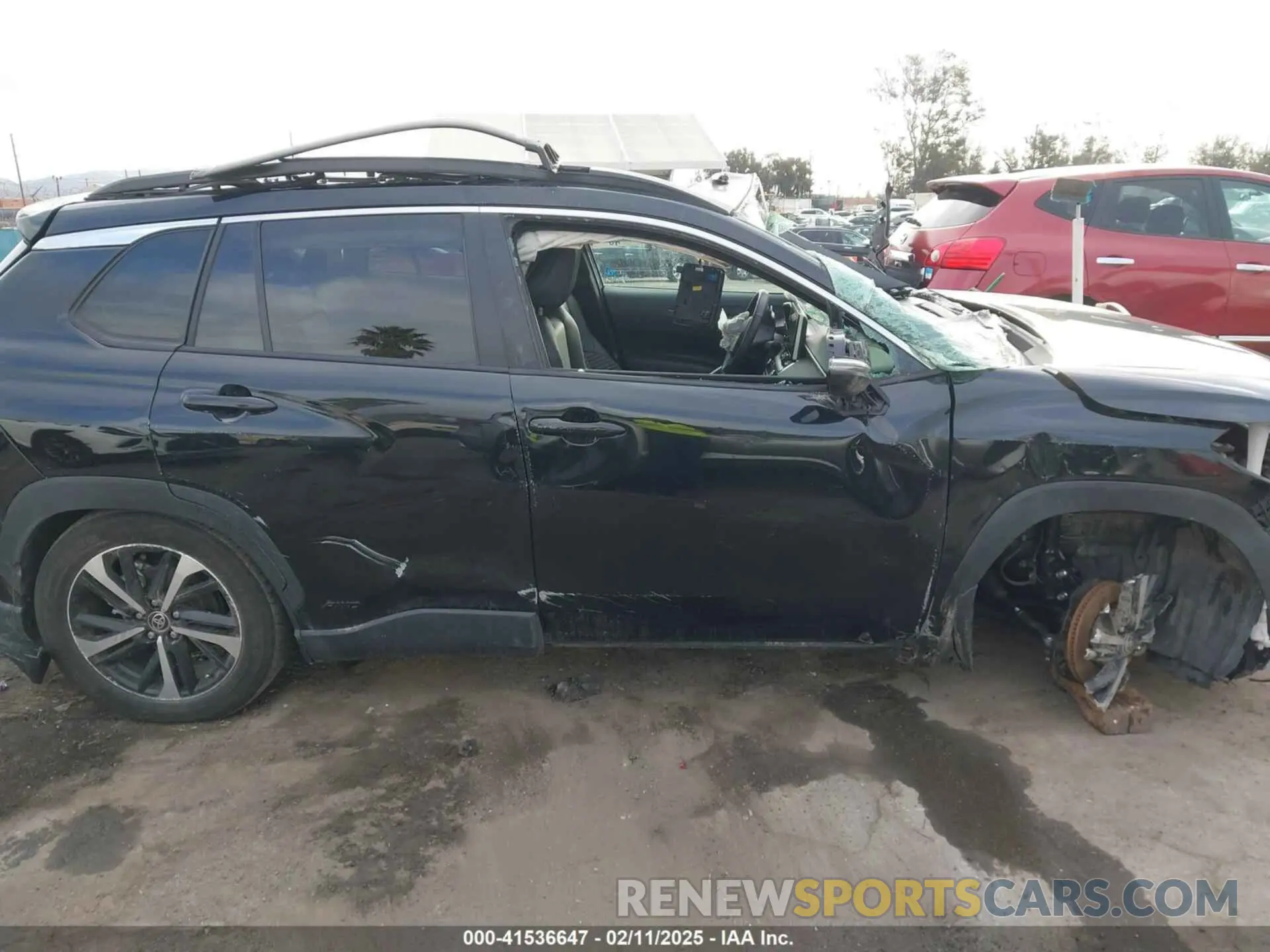 13 Photograph of a damaged car 7MUFBABG3RV019176 TOYOTA COROLLA CROSS HYBRID 2024