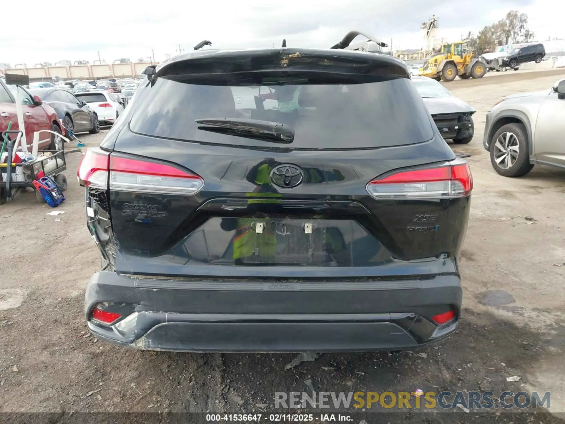 16 Photograph of a damaged car 7MUFBABG3RV019176 TOYOTA COROLLA CROSS HYBRID 2024