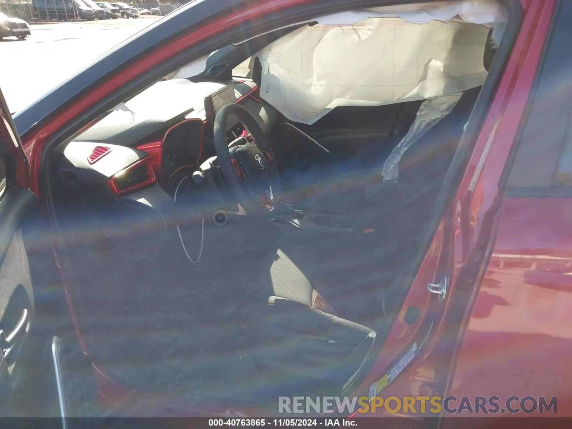 5 Photograph of a damaged car 7MUFBABG4RV017775 TOYOTA COROLLA CROSS HYBRID 2024