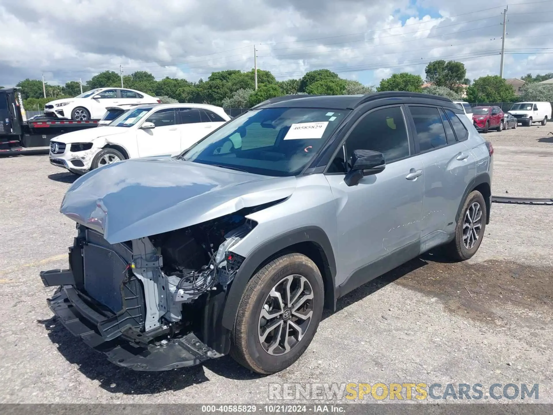 6 Photograph of a damaged car 7MUFBABG4RV031840 TOYOTA COROLLA CROSS HYBRID 2024