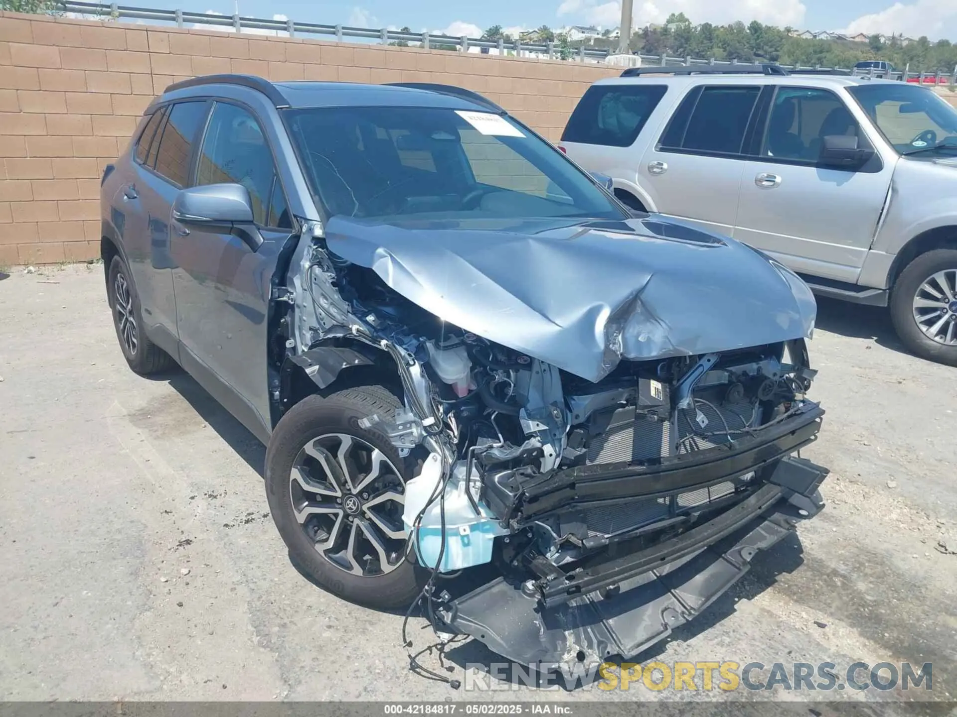 1 Photograph of a damaged car 7MUFBABG5RV048145 TOYOTA COROLLA CROSS HYBRID 2024