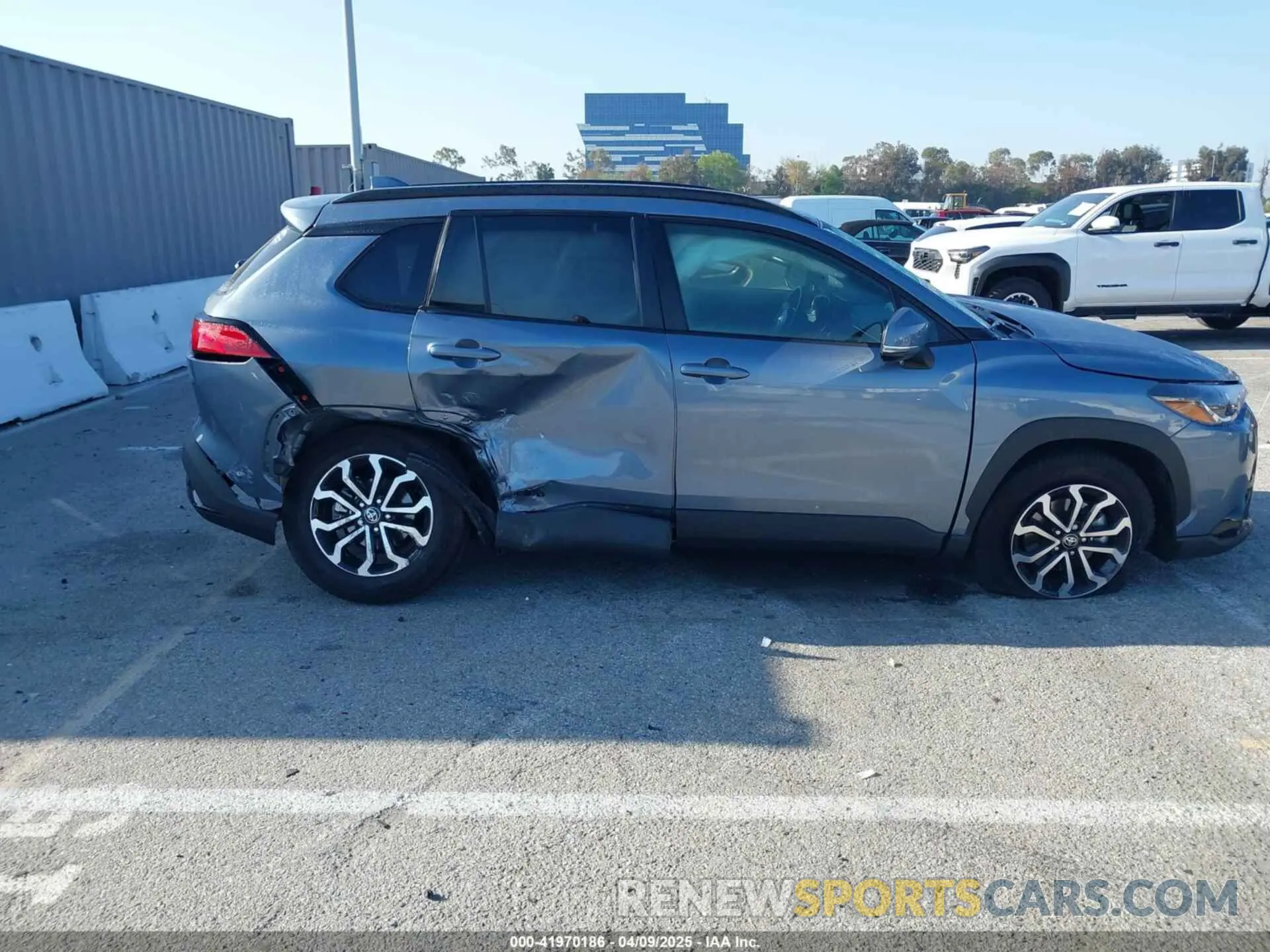 13 Photograph of a damaged car 7MUFBABG6RV017308 TOYOTA COROLLA CROSS HYBRID 2024