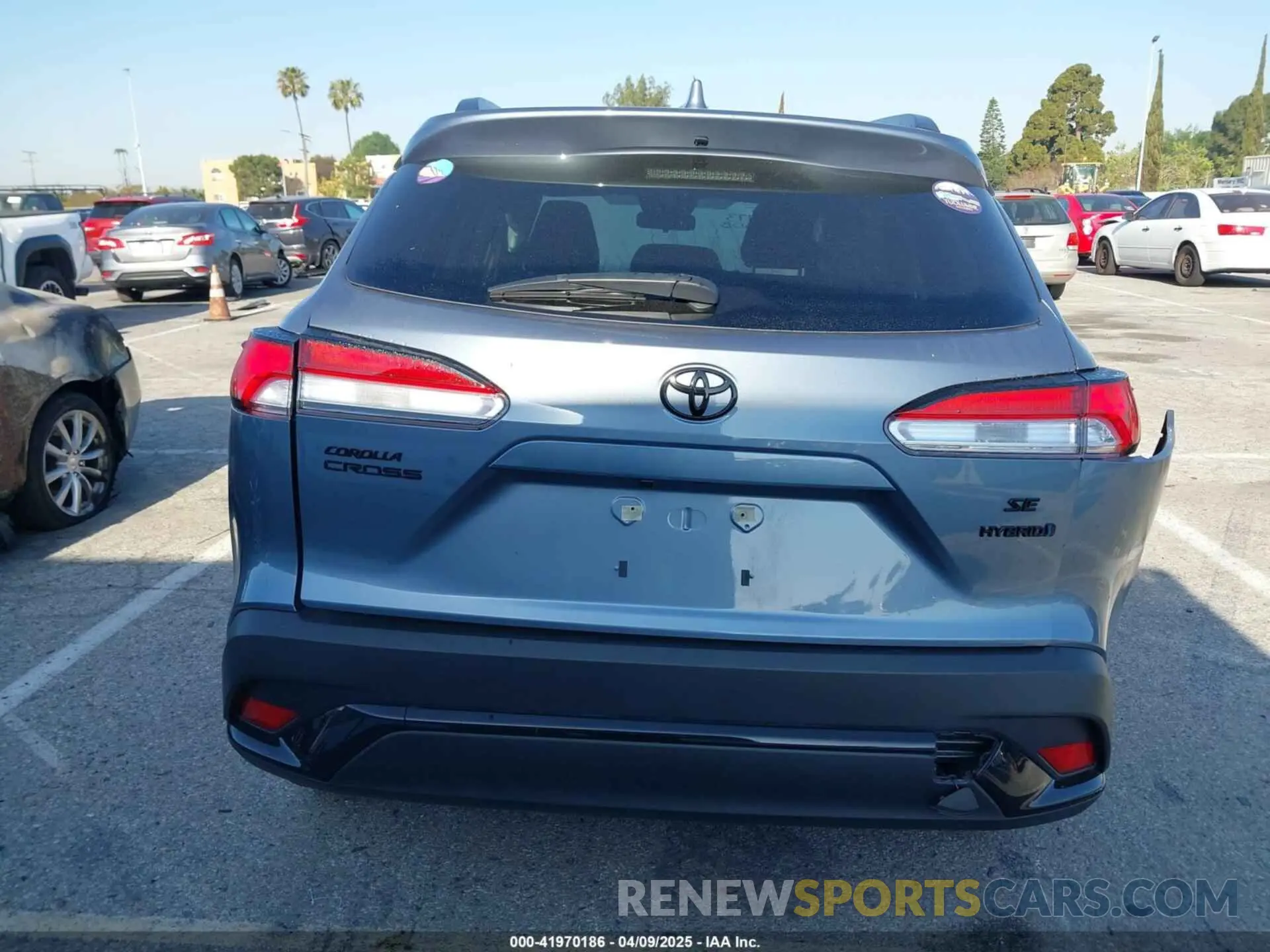 16 Photograph of a damaged car 7MUFBABG6RV017308 TOYOTA COROLLA CROSS HYBRID 2024