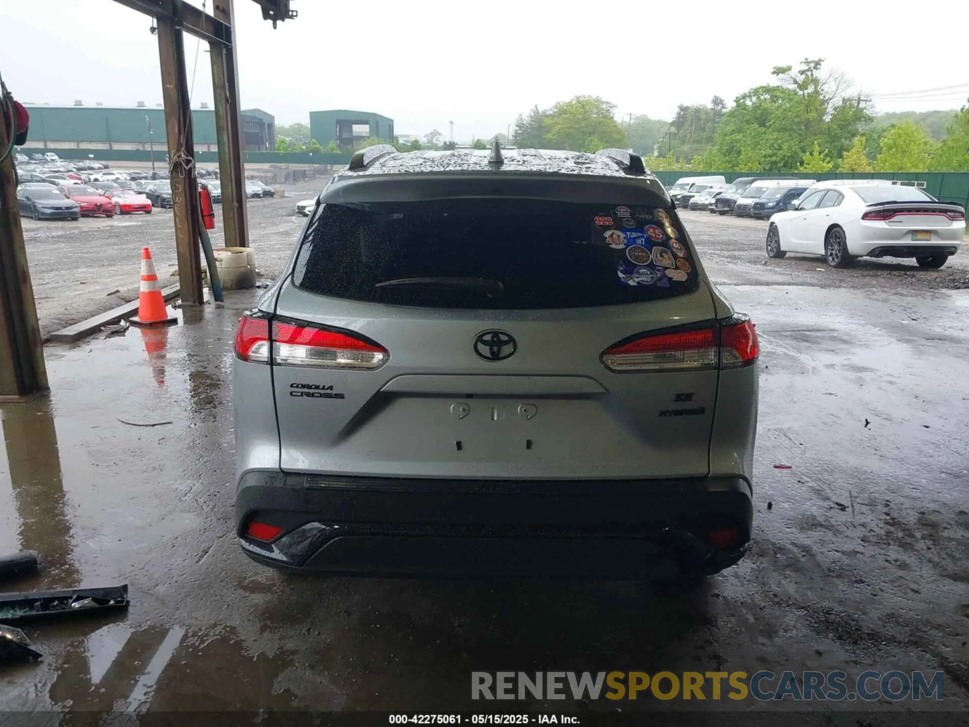 16 Photograph of a damaged car 7MUFBABG8RV062363 TOYOTA COROLLA CROSS HYBRID 2024