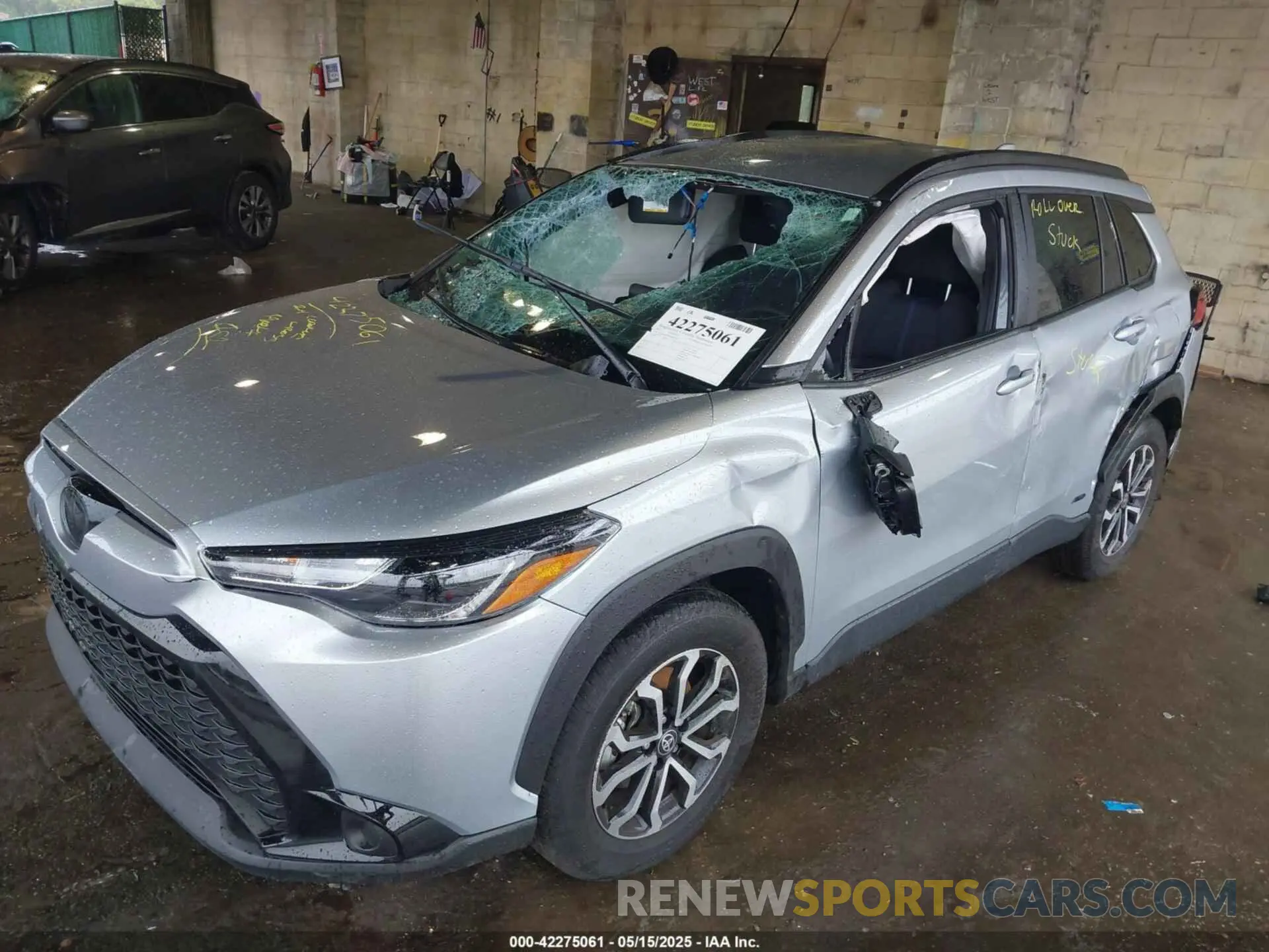 6 Photograph of a damaged car 7MUFBABG8RV062363 TOYOTA COROLLA CROSS HYBRID 2024
