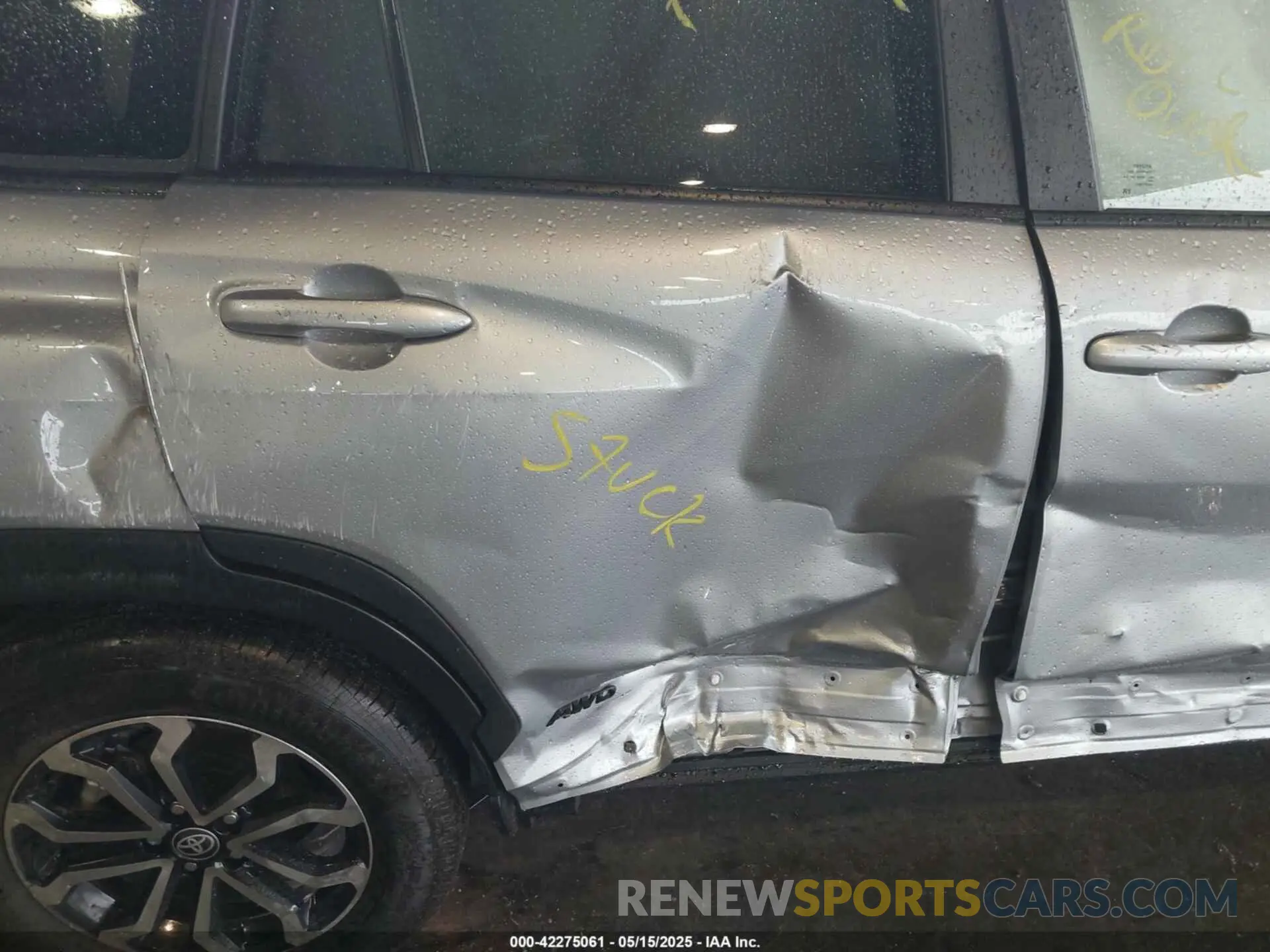8 Photograph of a damaged car 7MUFBABG8RV062363 TOYOTA COROLLA CROSS HYBRID 2024