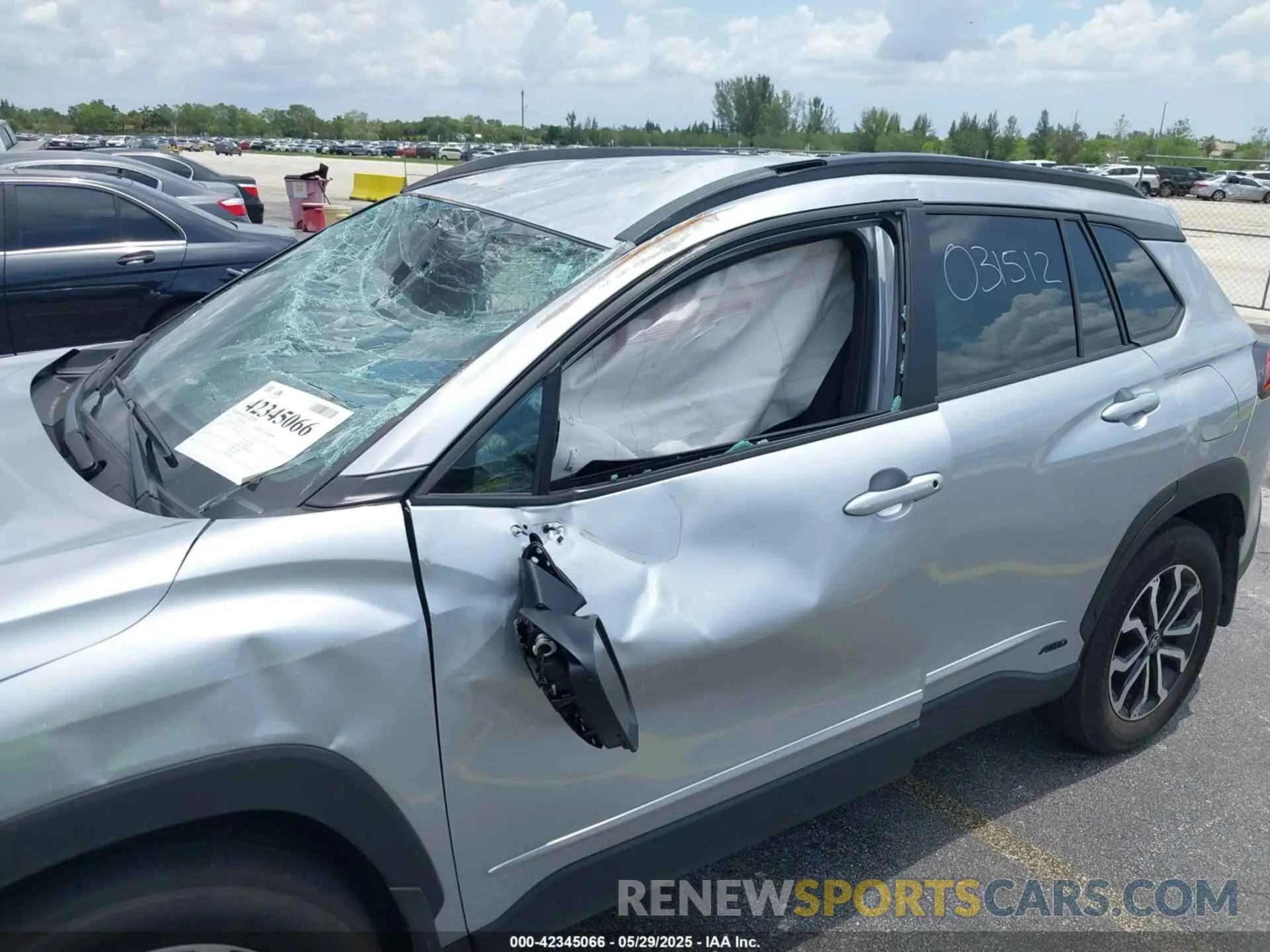 12 Photograph of a damaged car 7MUFBABG9RV031512 TOYOTA COROLLA CROSS HYBRID 2024