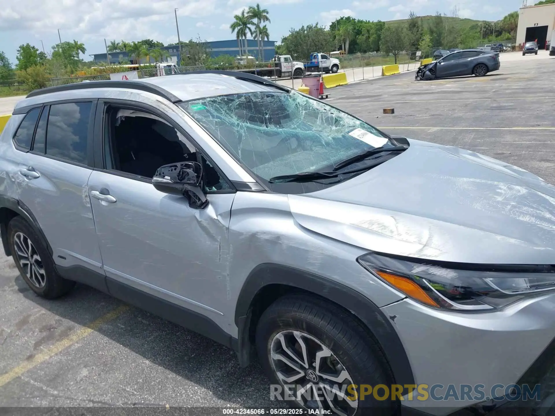 15 Photograph of a damaged car 7MUFBABG9RV031512 TOYOTA COROLLA CROSS HYBRID 2024