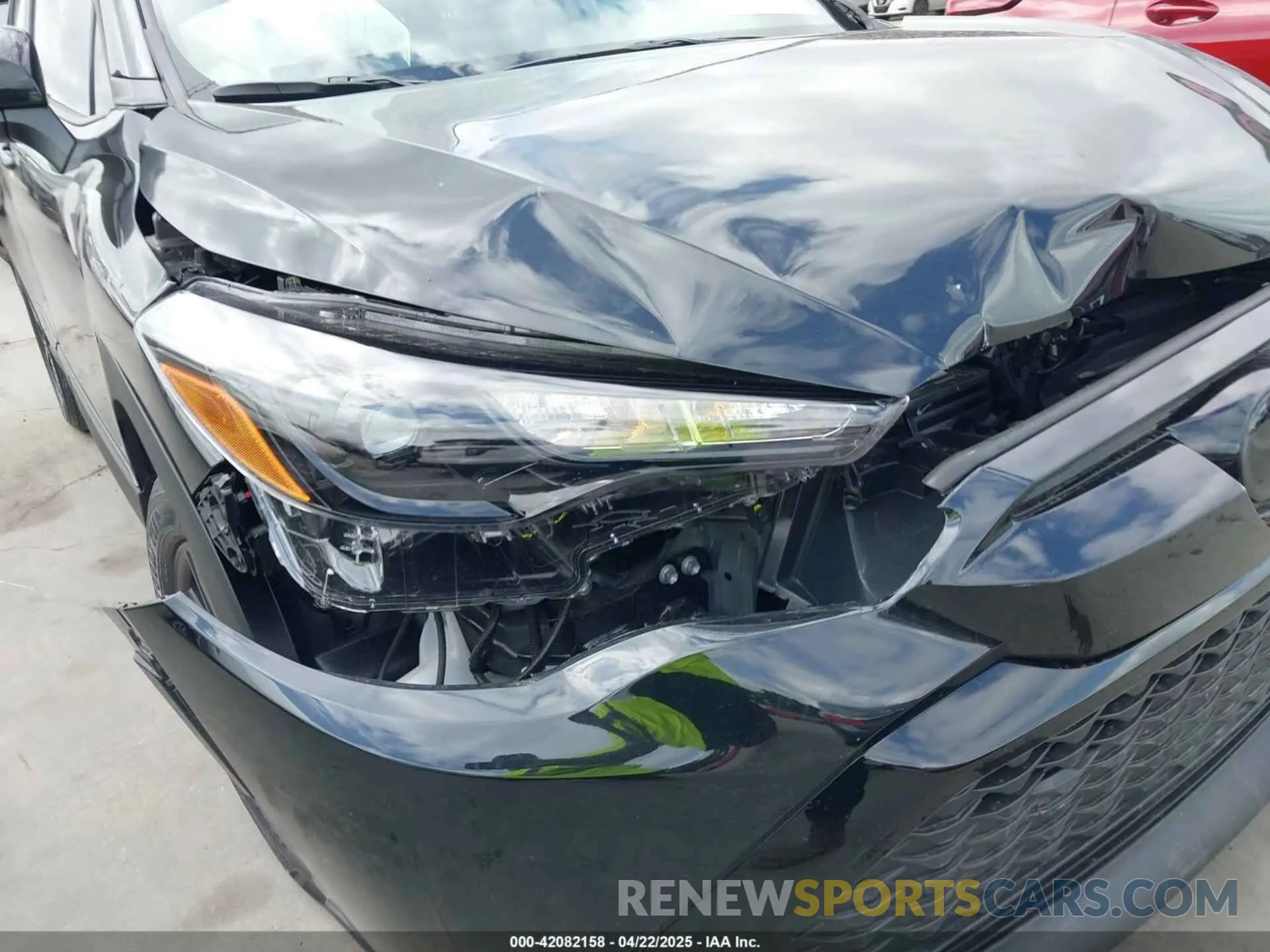 12 Photograph of a damaged car 7MUFBABG2SV069363 TOYOTA COROLLA CROSS HYBRID 2025