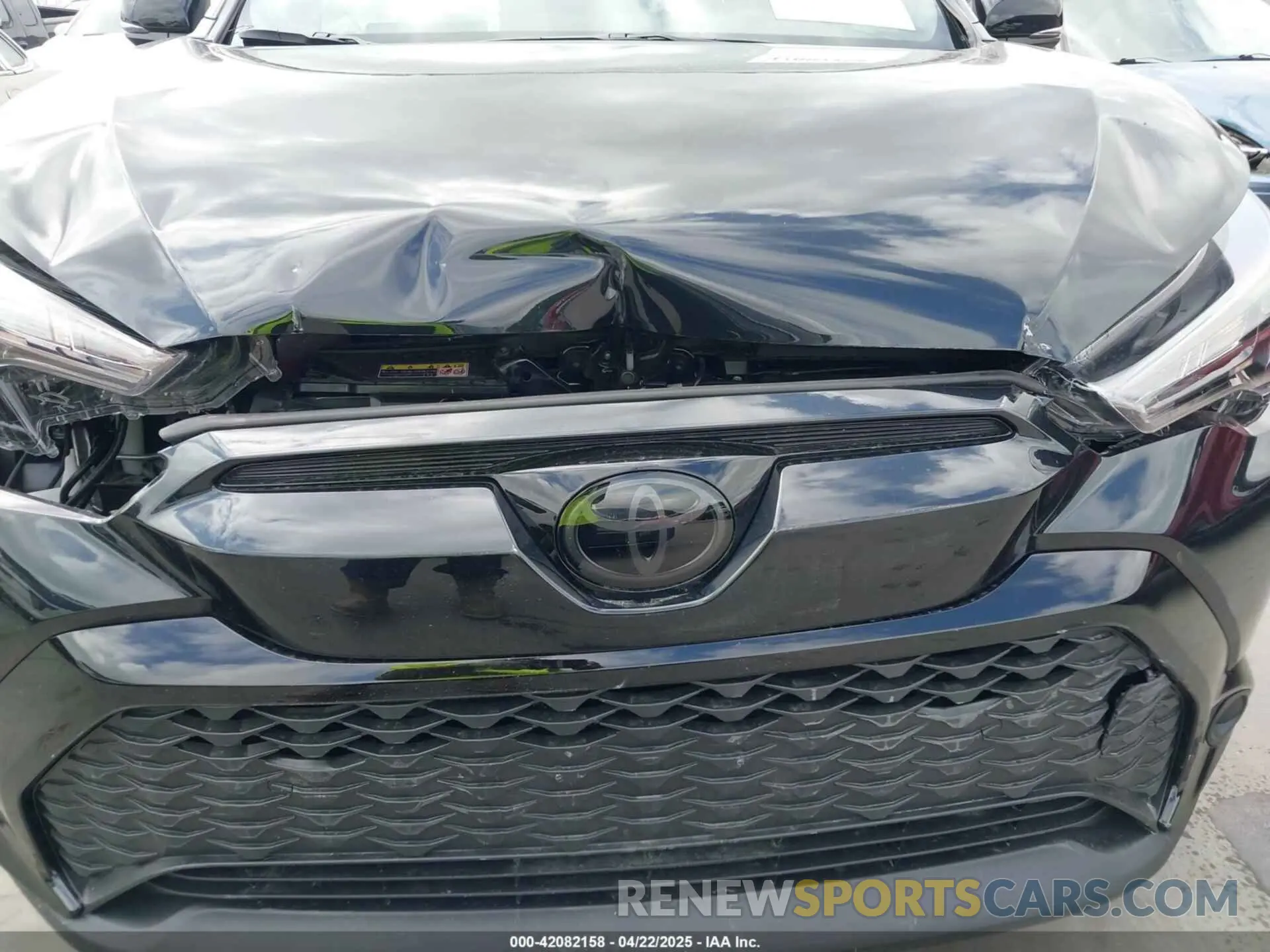 6 Photograph of a damaged car 7MUFBABG2SV069363 TOYOTA COROLLA CROSS HYBRID 2025