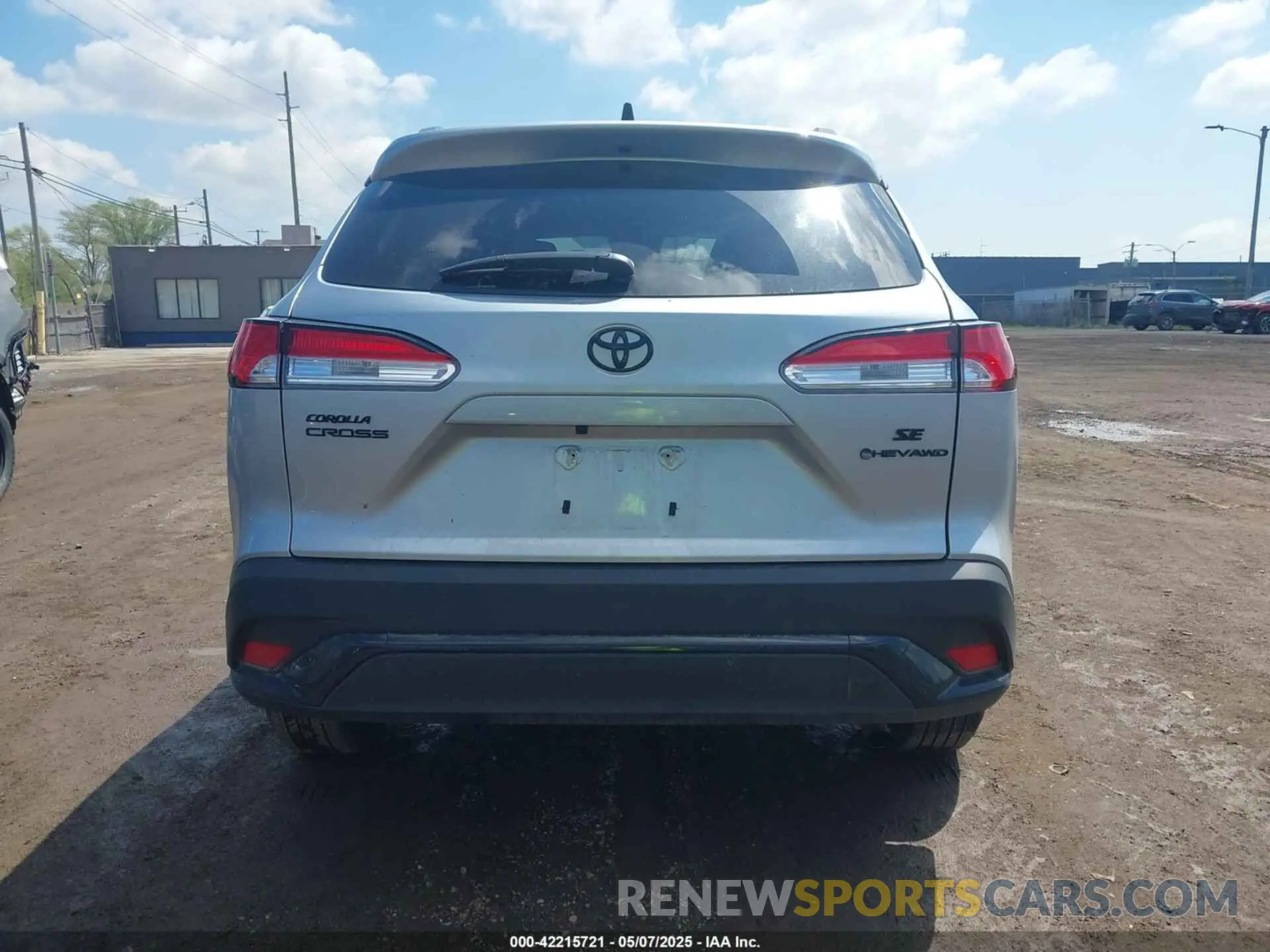 17 Photograph of a damaged car 7MUFBABG5SV072354 TOYOTA COROLLA CROSS HYBRID 2025