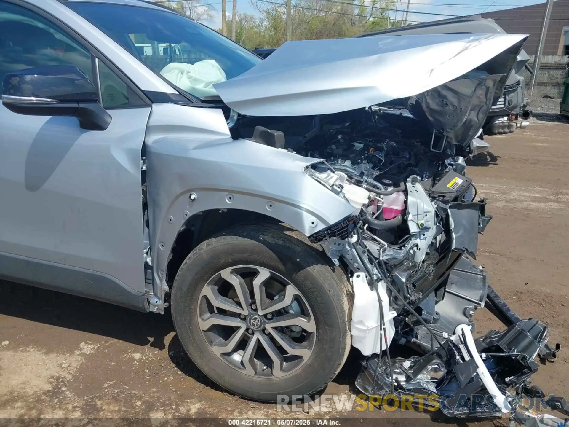 6 Photograph of a damaged car 7MUFBABG5SV072354 TOYOTA COROLLA CROSS HYBRID 2025