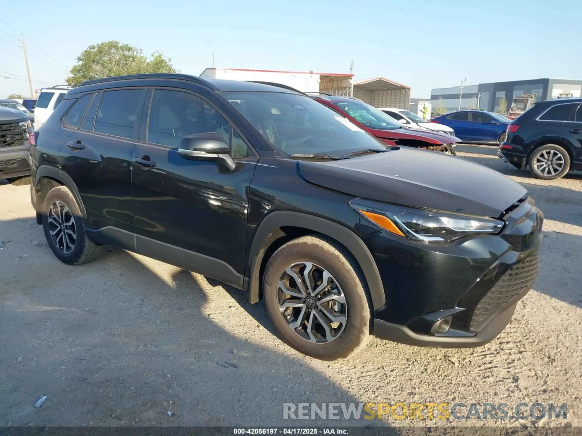 1 Photograph of a damaged car 7MUFBABG6SV066112 TOYOTA COROLLA CROSS HYBRID 2025