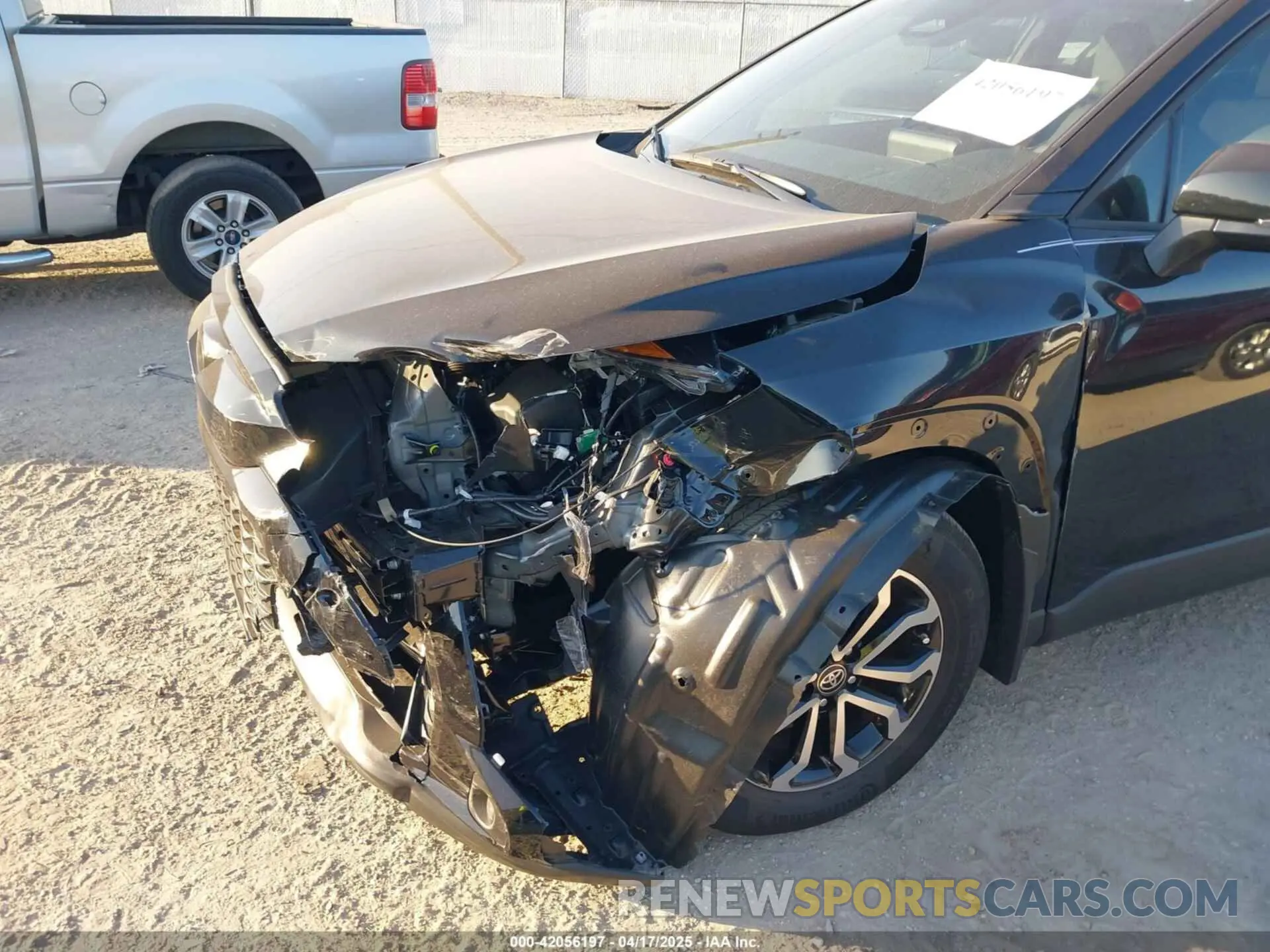 6 Photograph of a damaged car 7MUFBABG6SV066112 TOYOTA COROLLA CROSS HYBRID 2025