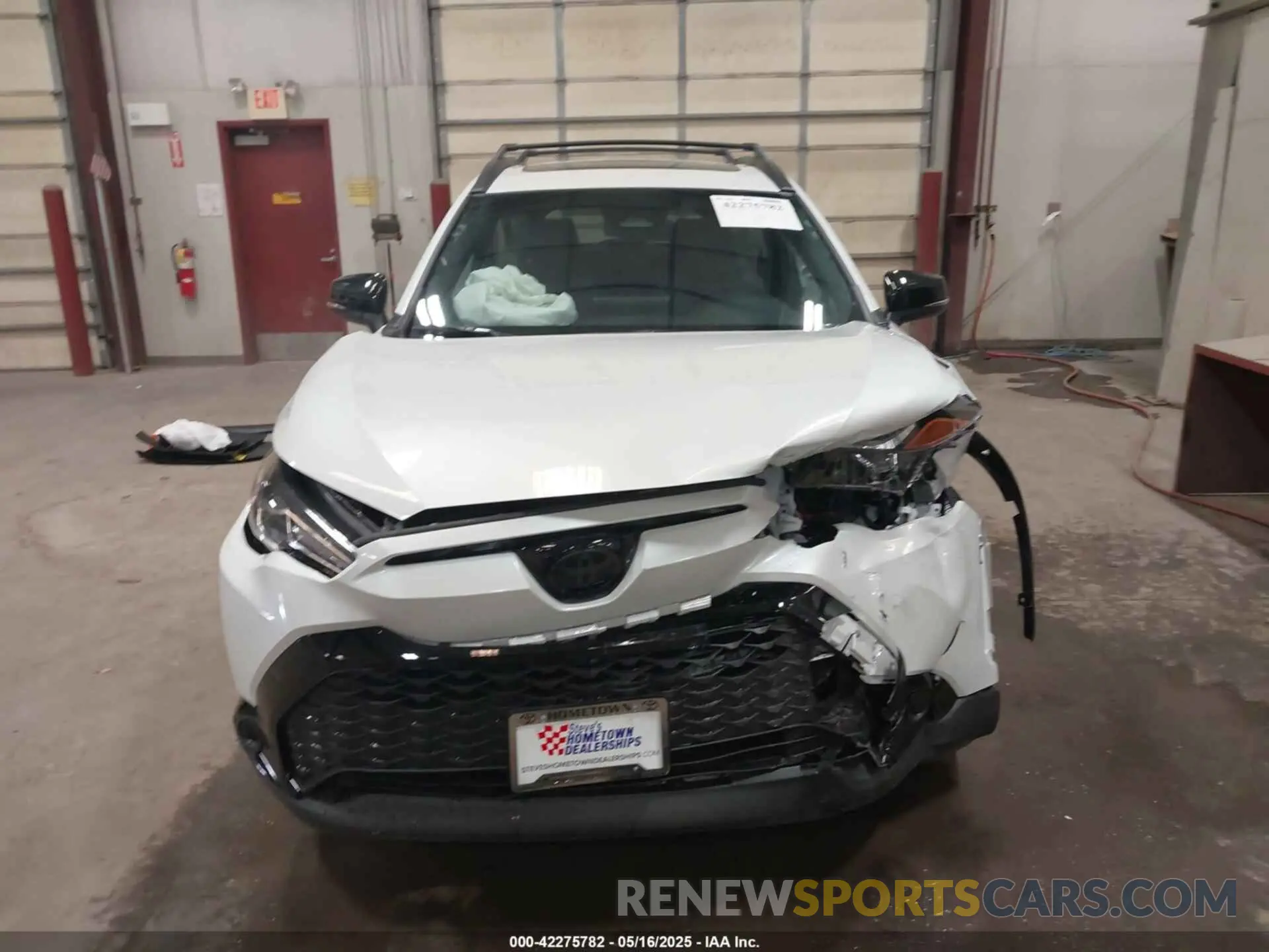 12 Photograph of a damaged car 7MUFBABG6SV073108 TOYOTA COROLLA CROSS HYBRID 2025