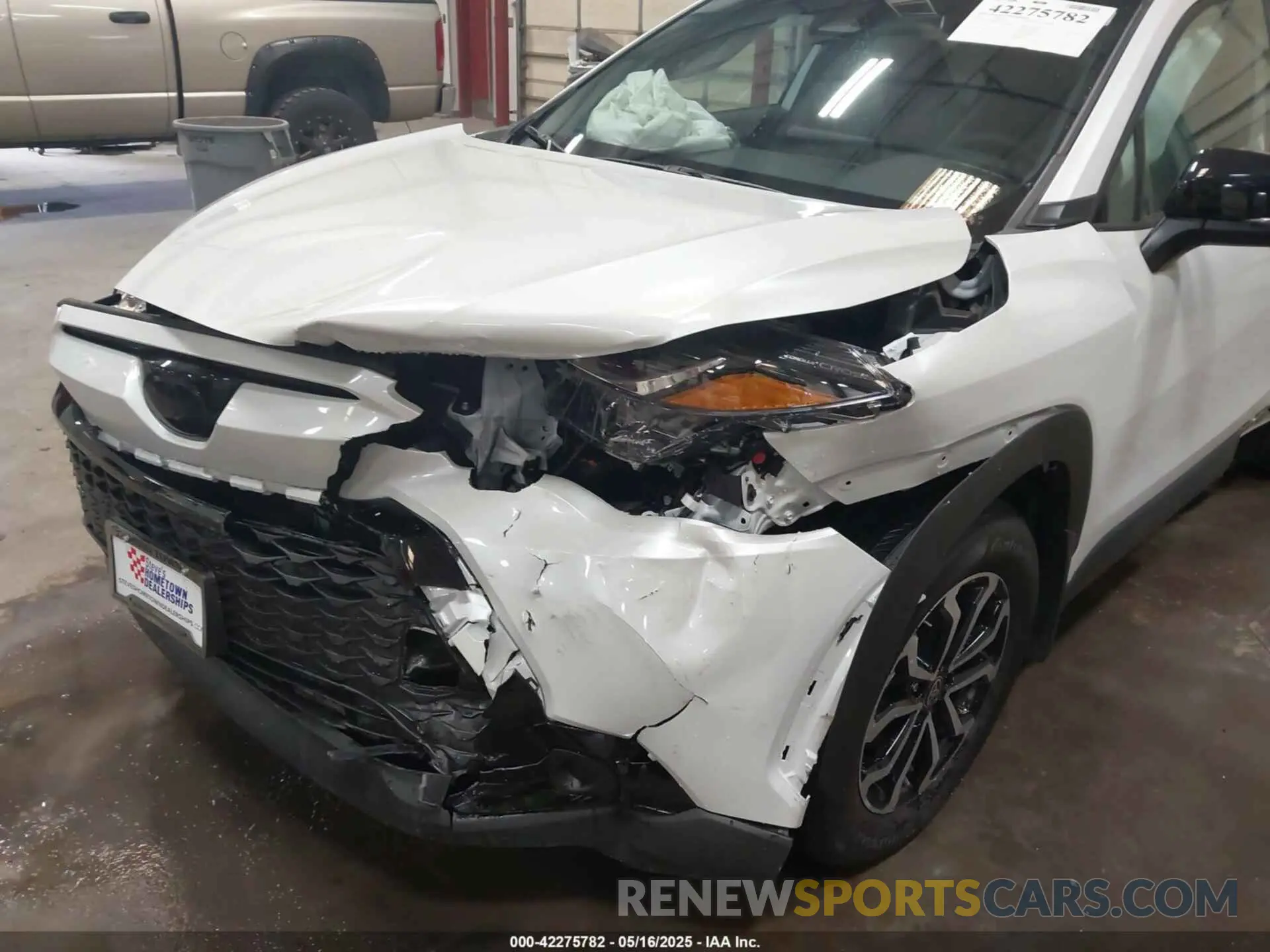 6 Photograph of a damaged car 7MUFBABG6SV073108 TOYOTA COROLLA CROSS HYBRID 2025