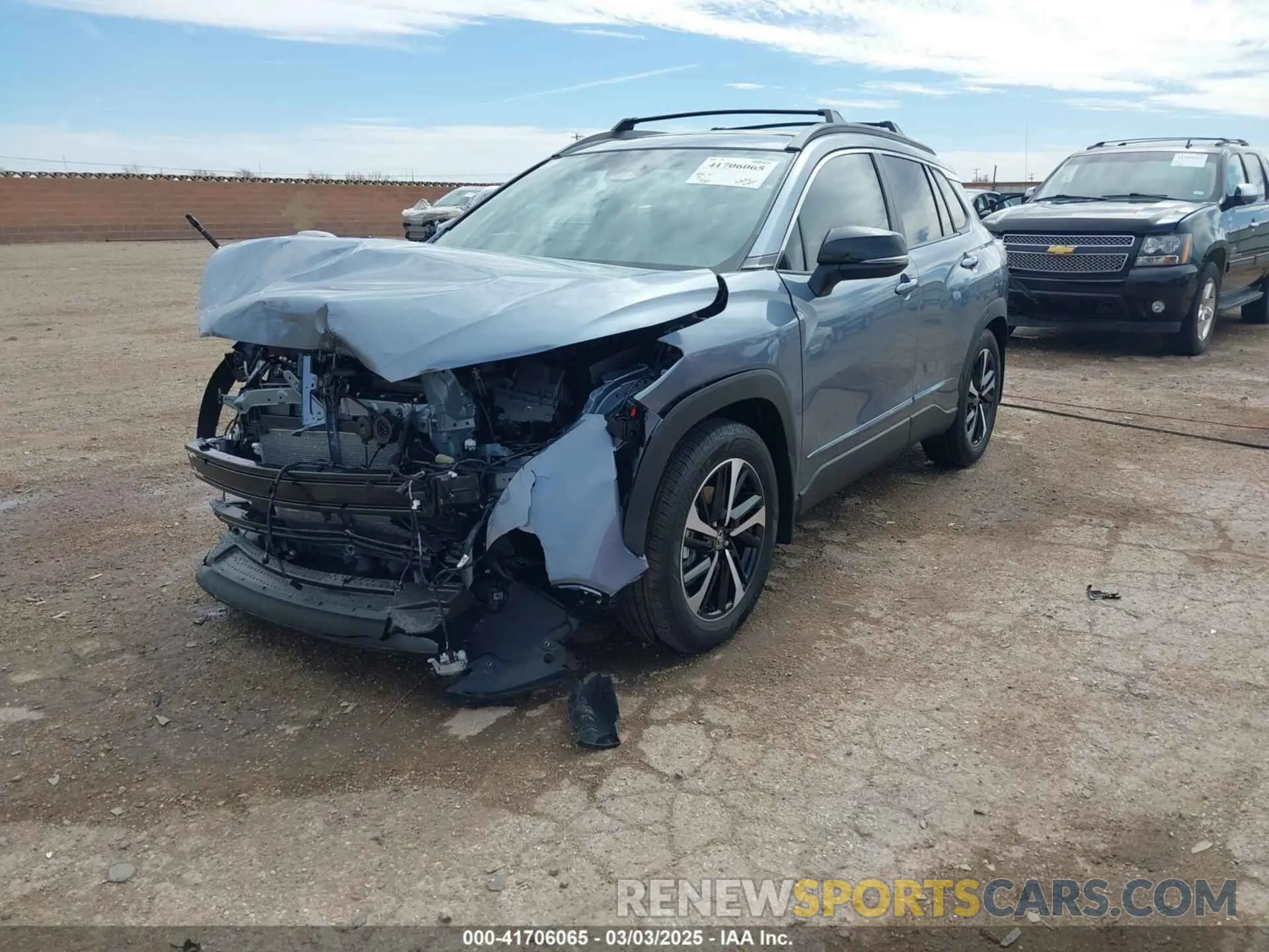 2 Photograph of a damaged car 7MUFBABG7SV066328 TOYOTA COROLLA CROSS HYBRID 2025