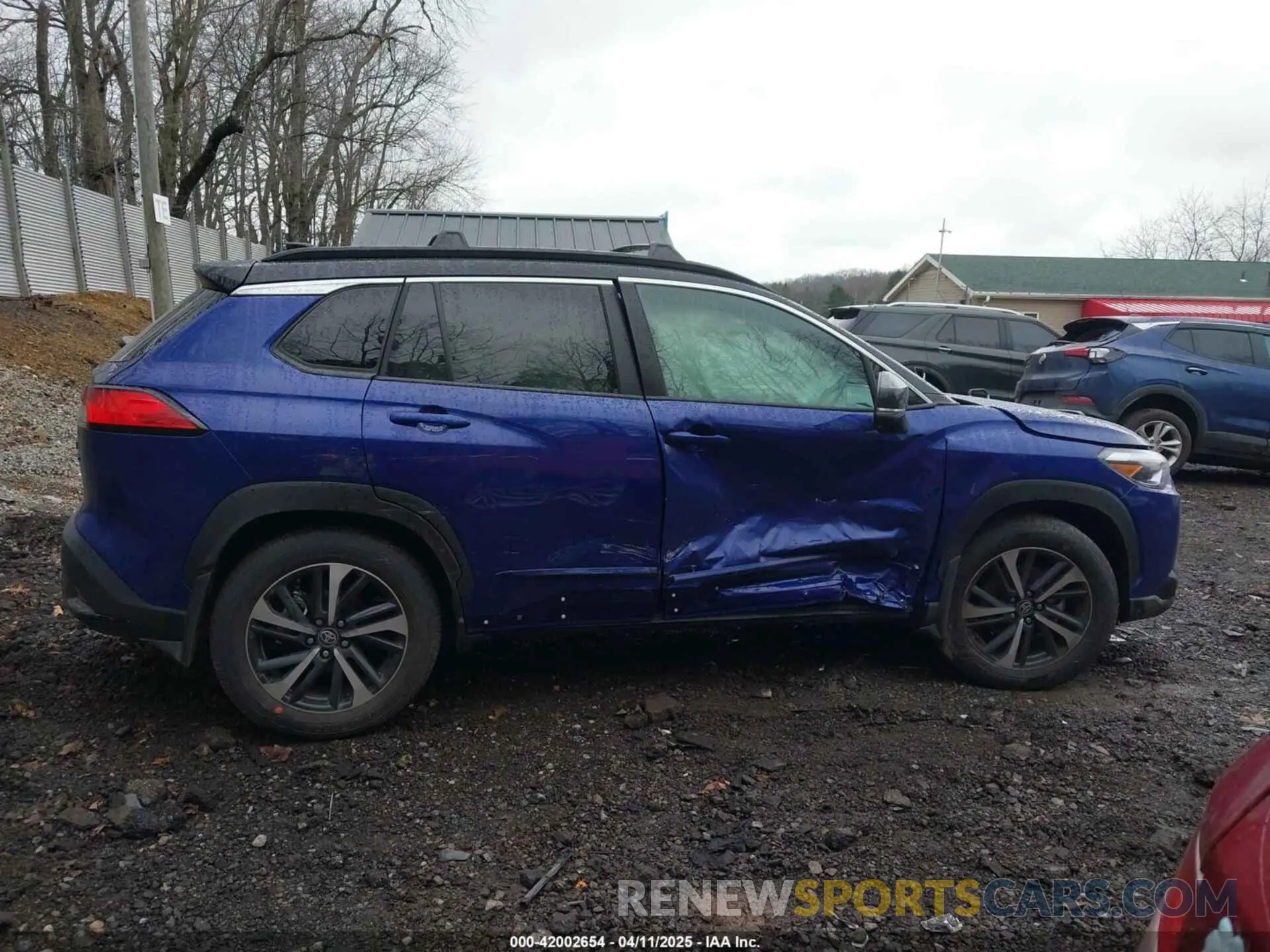 14 Photograph of a damaged car 7MUFBABG9SV072986 TOYOTA COROLLA CROSS HYBRID 2025