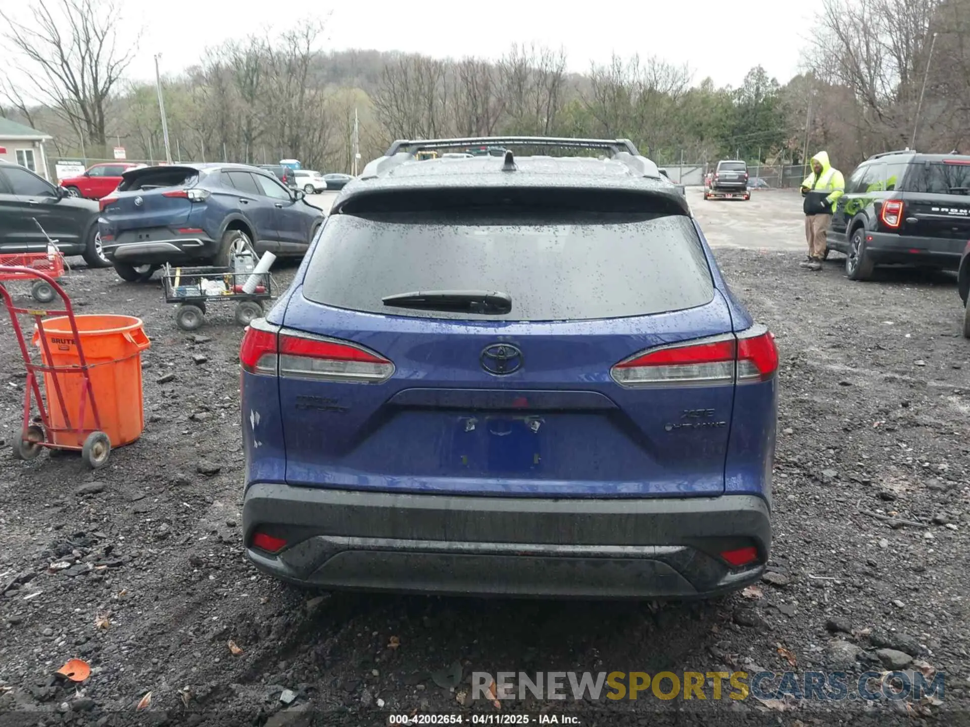 17 Photograph of a damaged car 7MUFBABG9SV072986 TOYOTA COROLLA CROSS HYBRID 2025