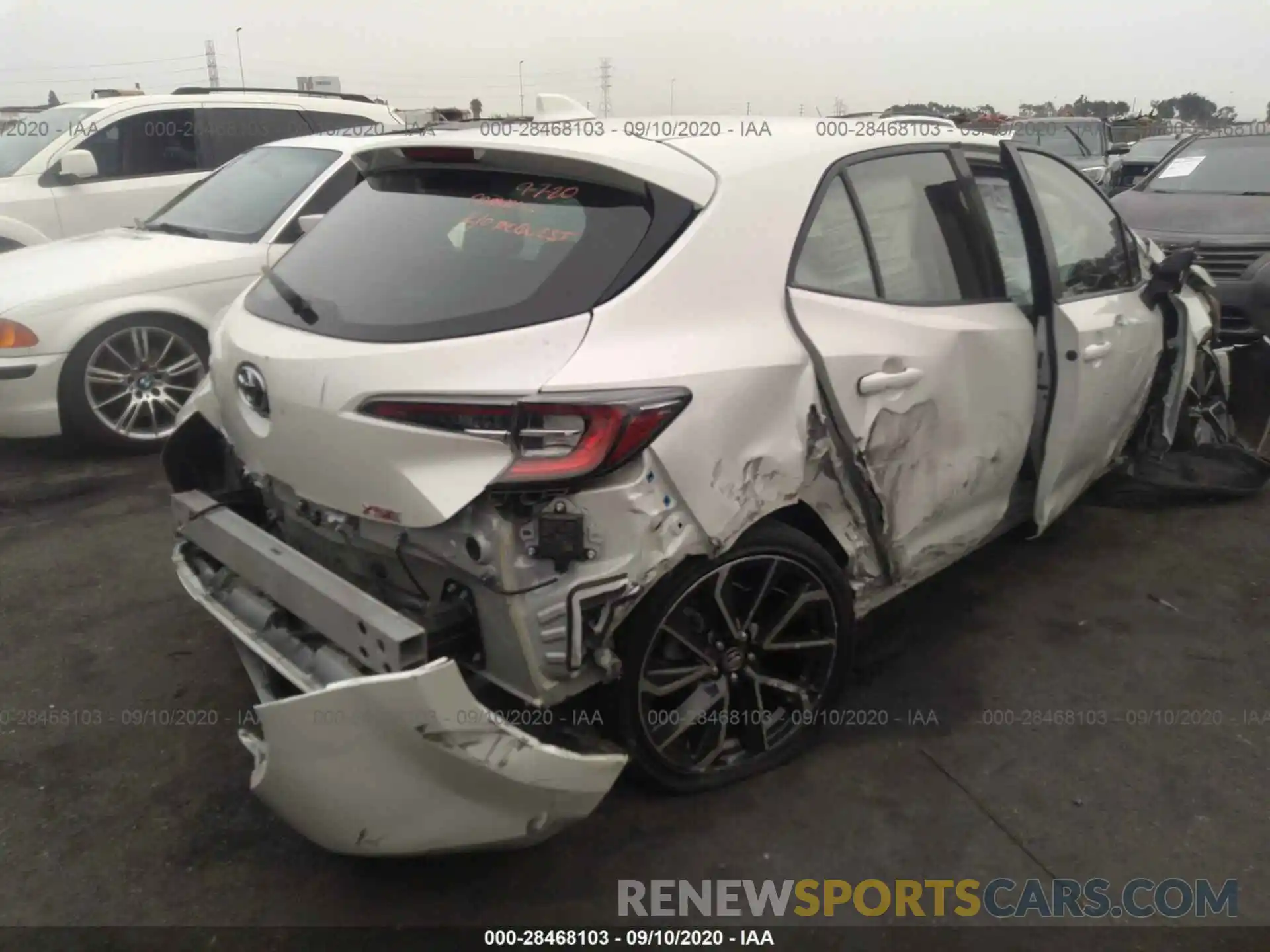 4 Photograph of a damaged car JTNK4RBE8K3043475 TOYOTA COROLLA HATCHBACK 2019