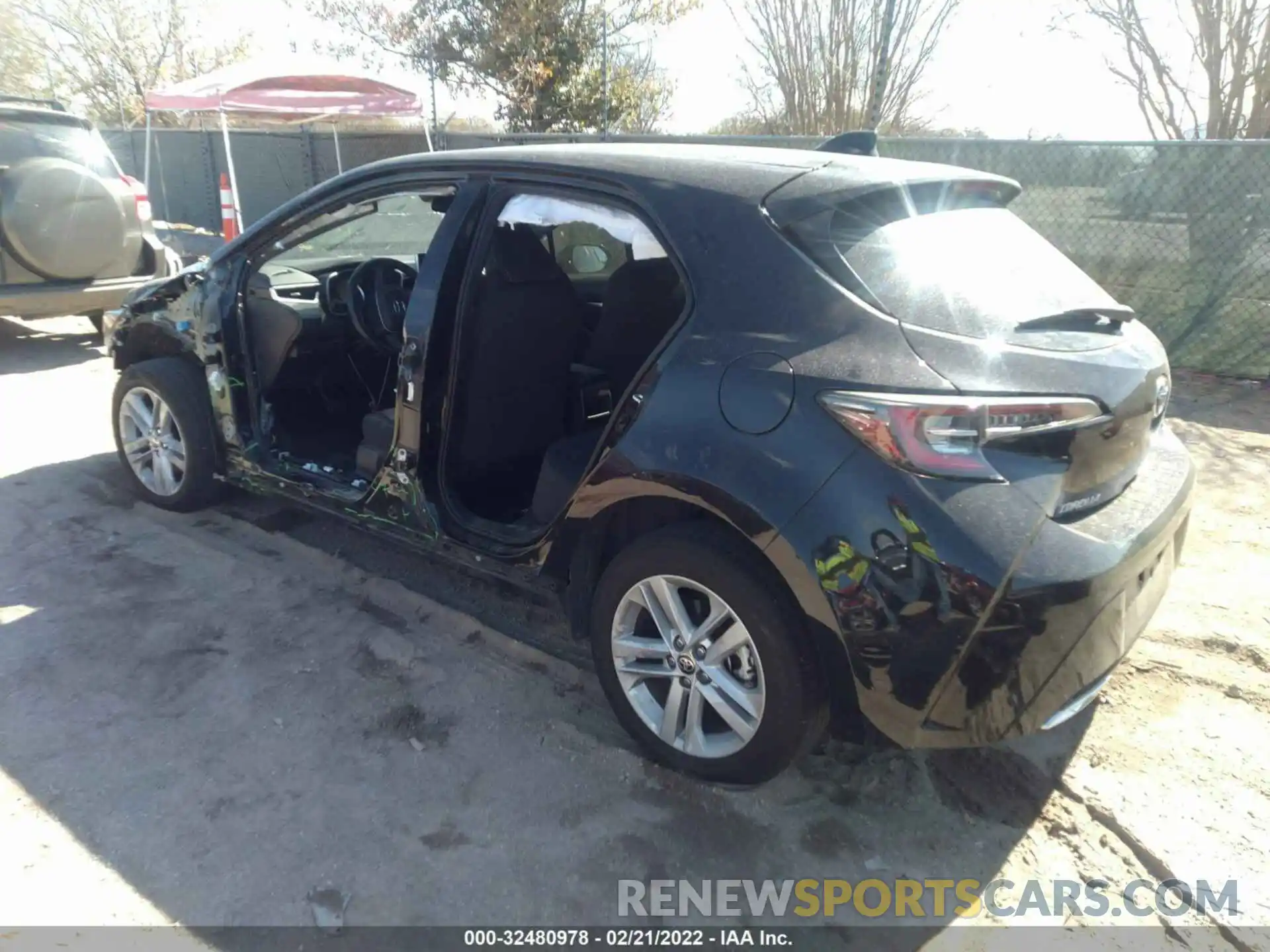 3 Photograph of a damaged car JTND4RBE7L3075182 TOYOTA COROLLA HATCHBACK 2020