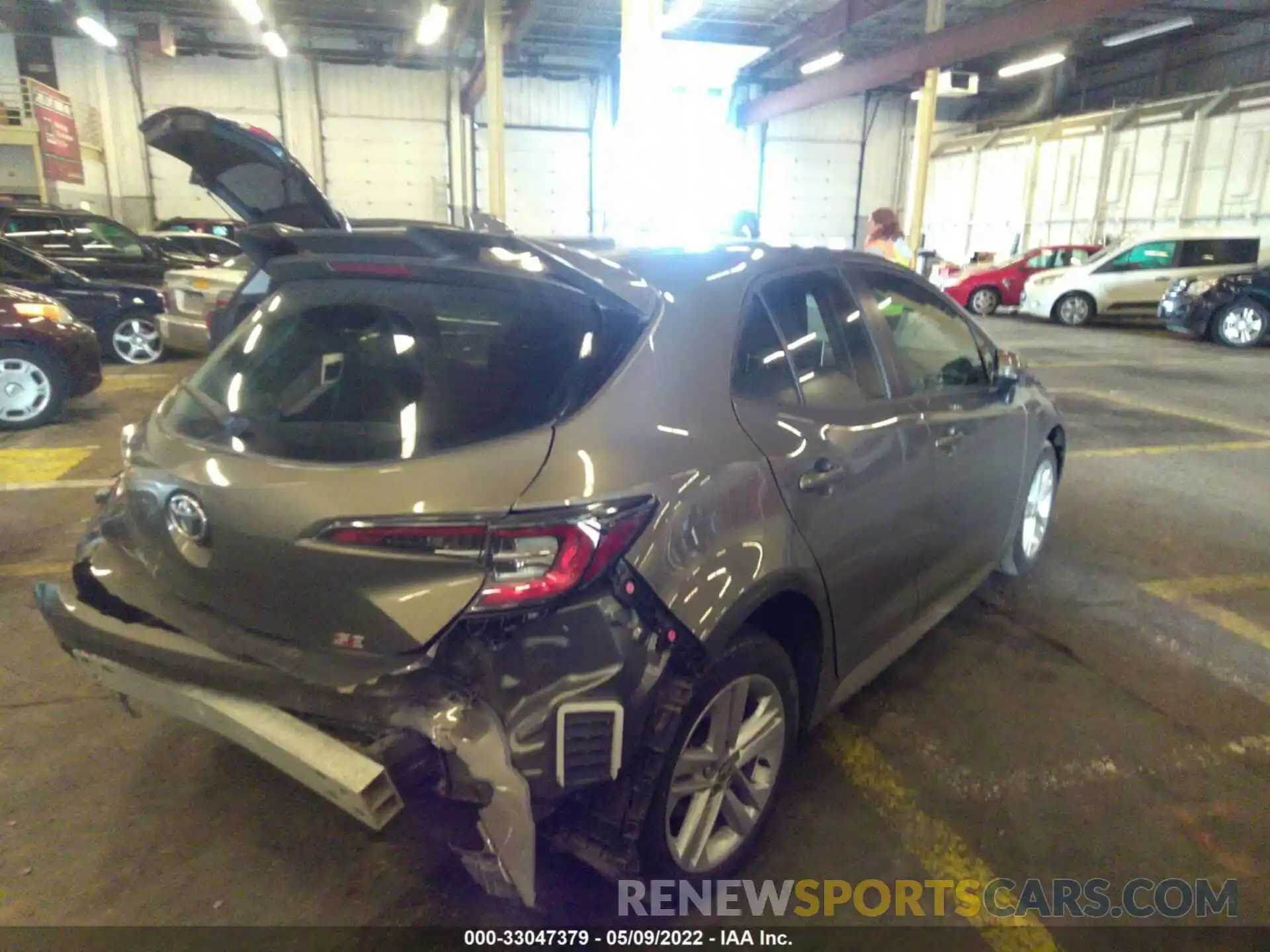 4 Photograph of a damaged car JTND4RBE7L3096064 TOYOTA COROLLA HATCHBACK 2020