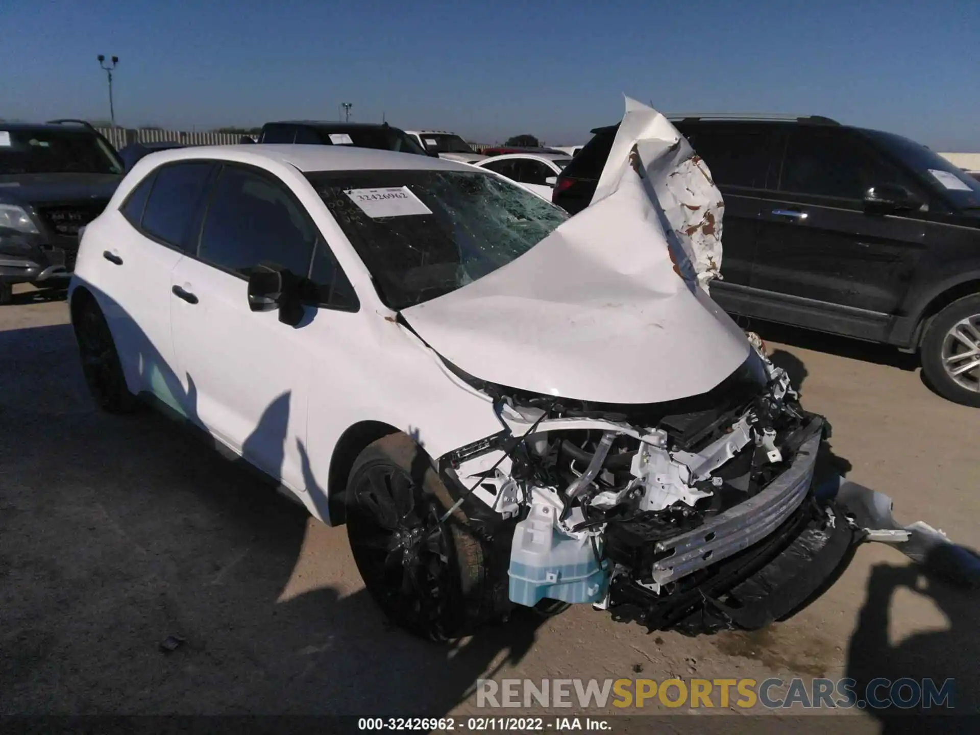 1 Photograph of a damaged car JTND4MBE4N3158588 TOYOTA COROLLA HATCHBACK 2022