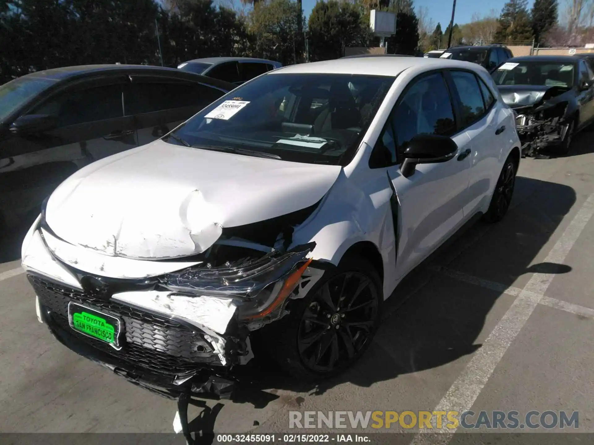 2 Photograph of a damaged car JTND4MBE7N3161548 TOYOTA COROLLA HATCHBACK 2022