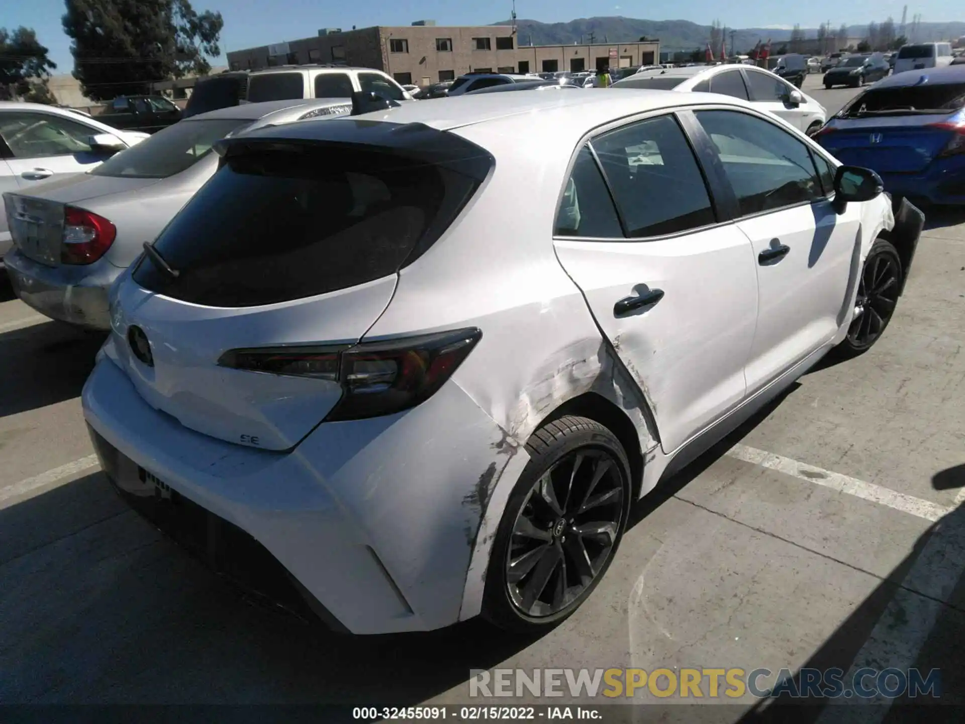 4 Photograph of a damaged car JTND4MBE7N3161548 TOYOTA COROLLA HATCHBACK 2022