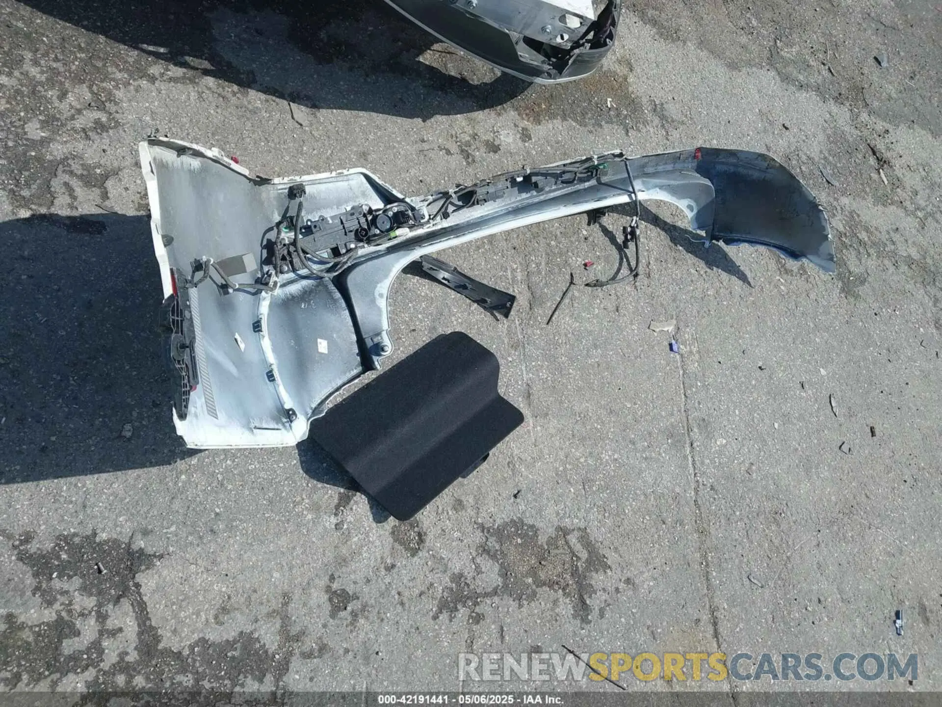 12 Photograph of a damaged car JTDAAAAF4R3020760 TOYOTA CROWN 2024