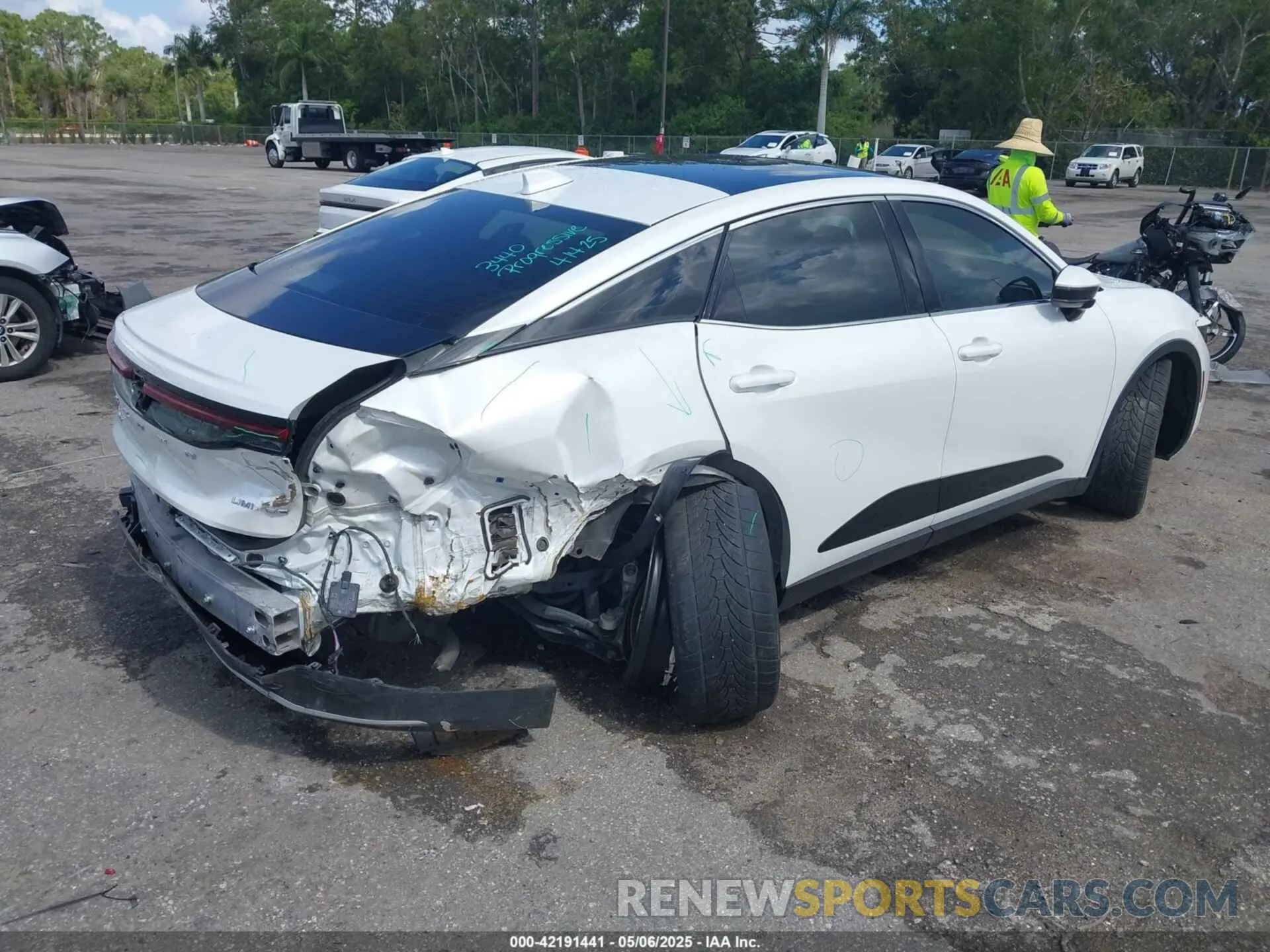4 Photograph of a damaged car JTDAAAAF4R3020760 TOYOTA CROWN 2024