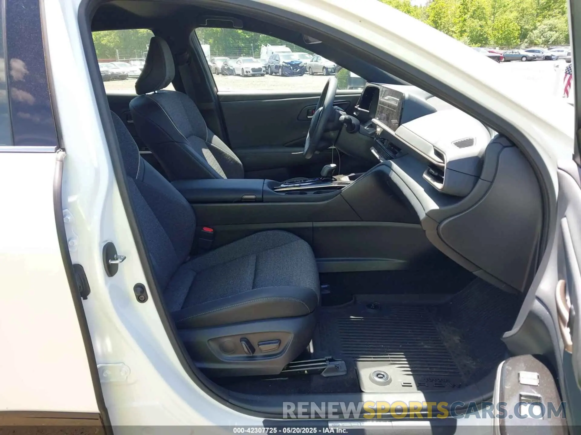 5 Photograph of a damaged car JTDAAAAF8R3025556 TOYOTA CROWN 2024