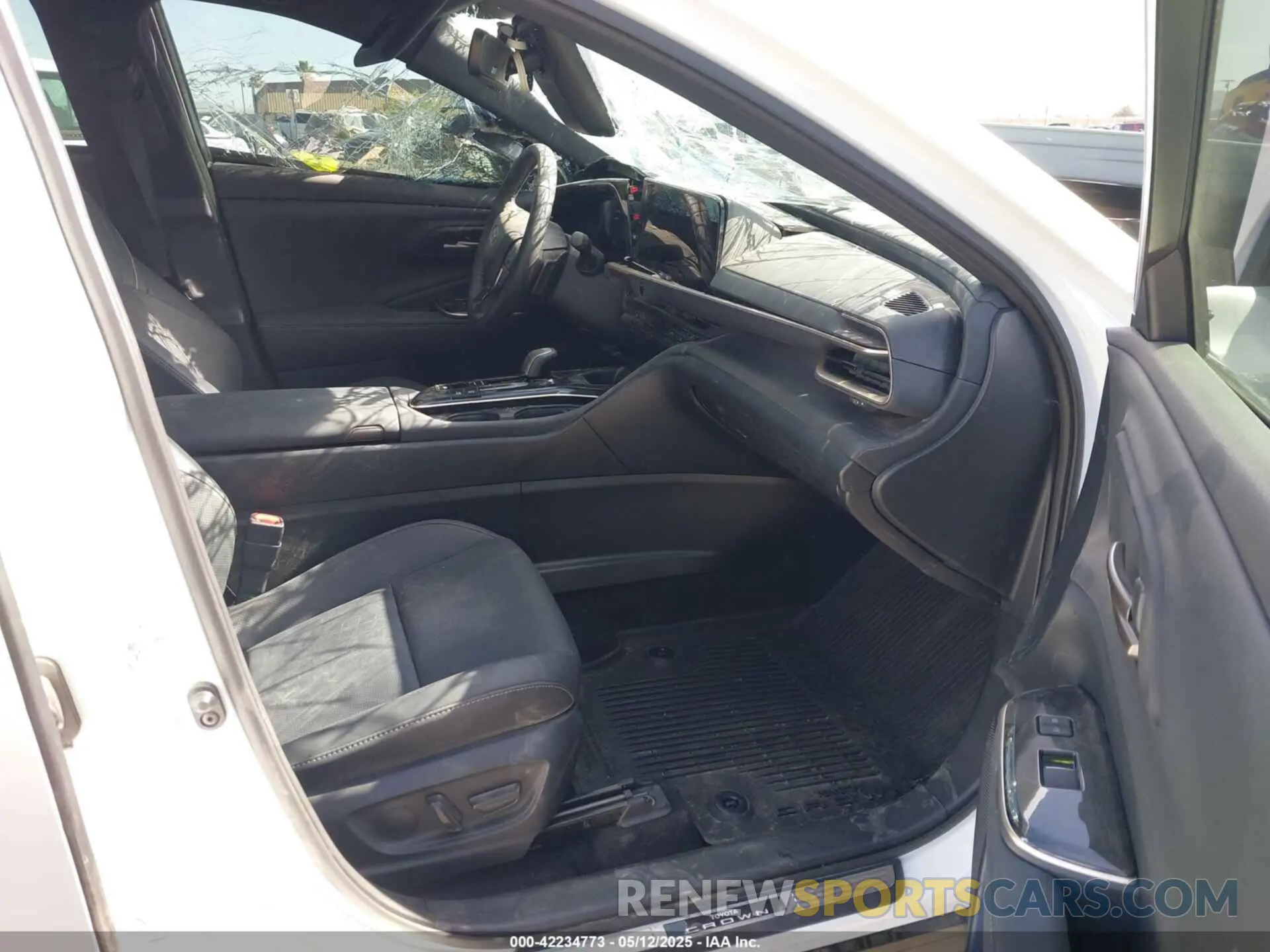 5 Photograph of a damaged car JTDACAAJ7S3006680 TOYOTA CROWN SIGNIA 2025