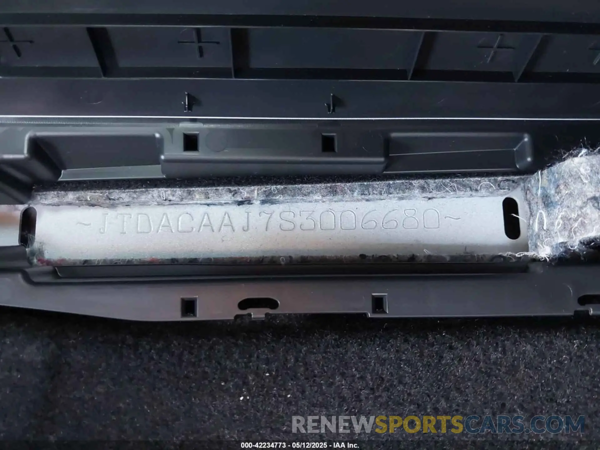 9 Photograph of a damaged car JTDACAAJ7S3006680 TOYOTA CROWN SIGNIA 2025