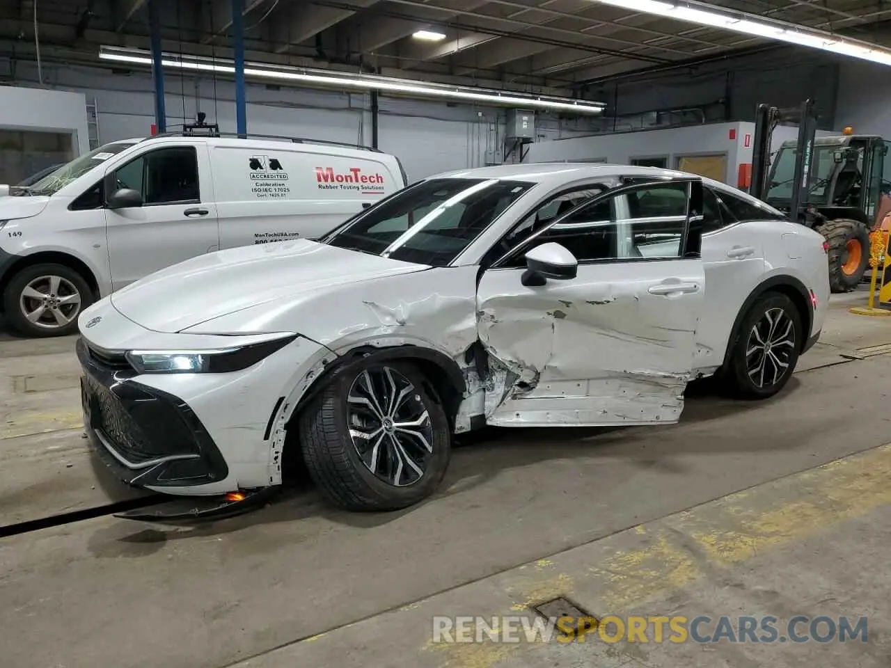 1 Photograph of a damaged car JTDAAAAF3P3014834 TOYOTA CROWN XLE 2023