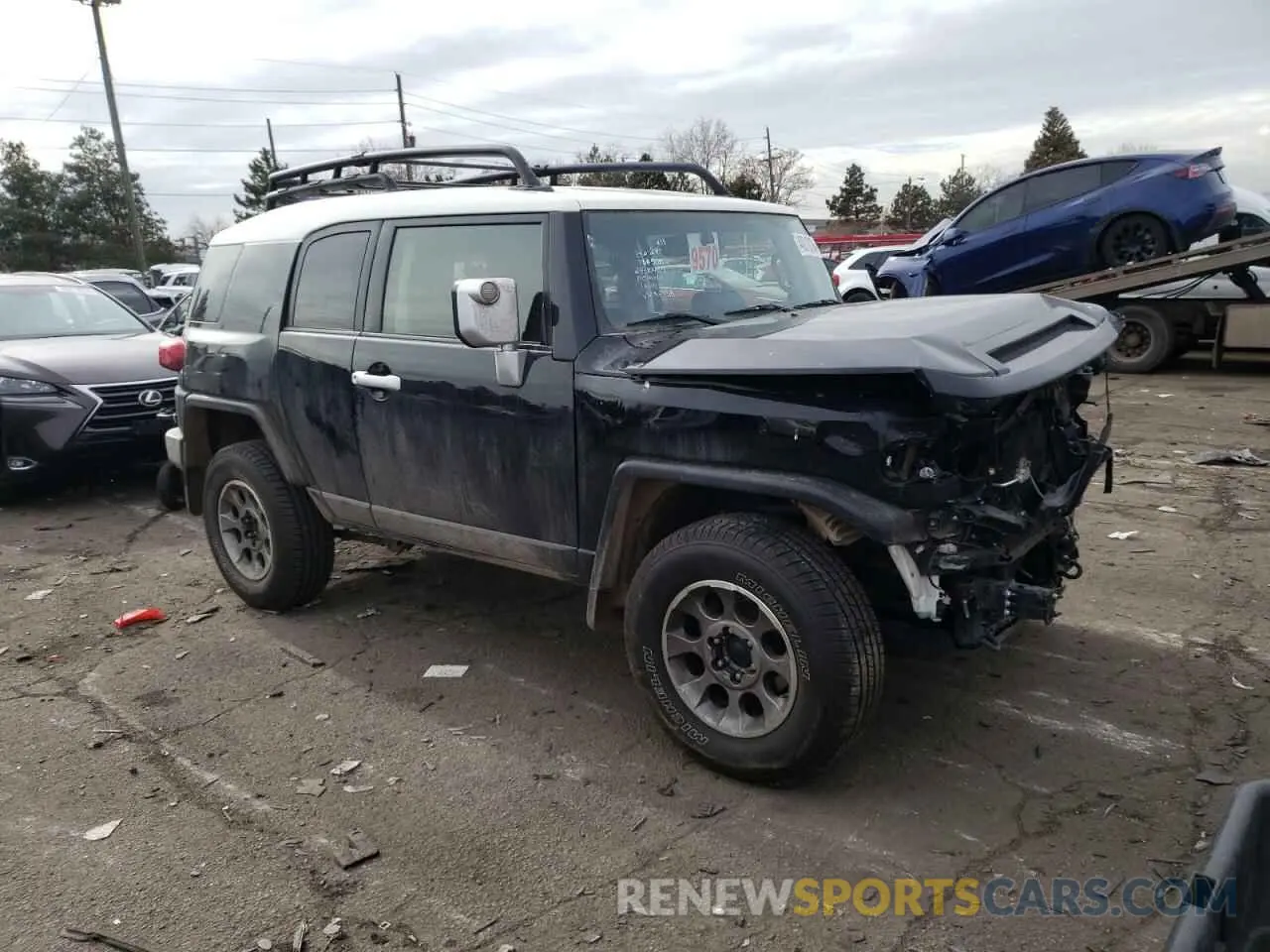 4 Photograph of a damaged car JTEBU4BF2DK152938 TOYOTA FJ CRUISER 2013