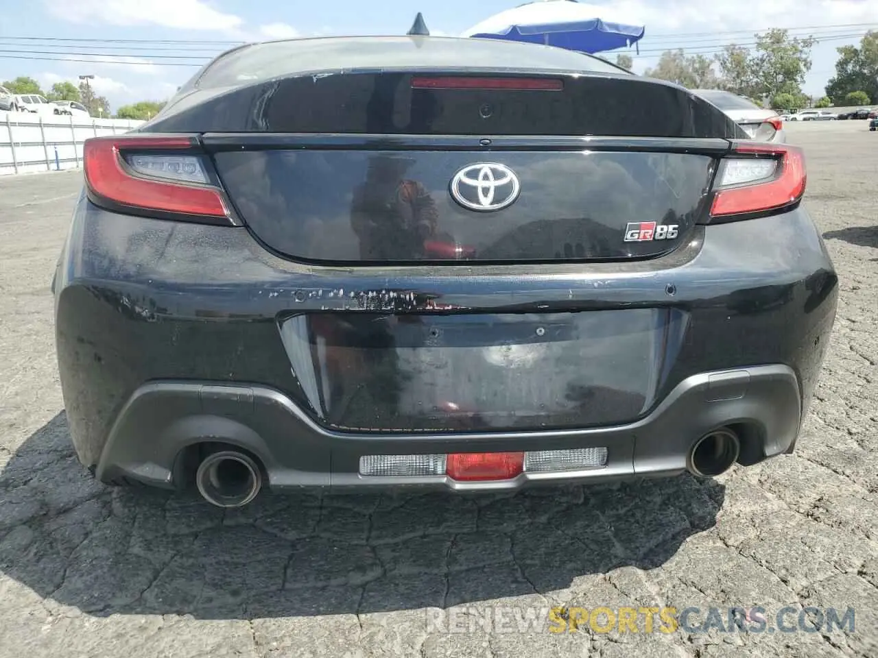 6 Photograph of a damaged car JF1ZNBC14N8751299 TOYOTA GR 86 2022