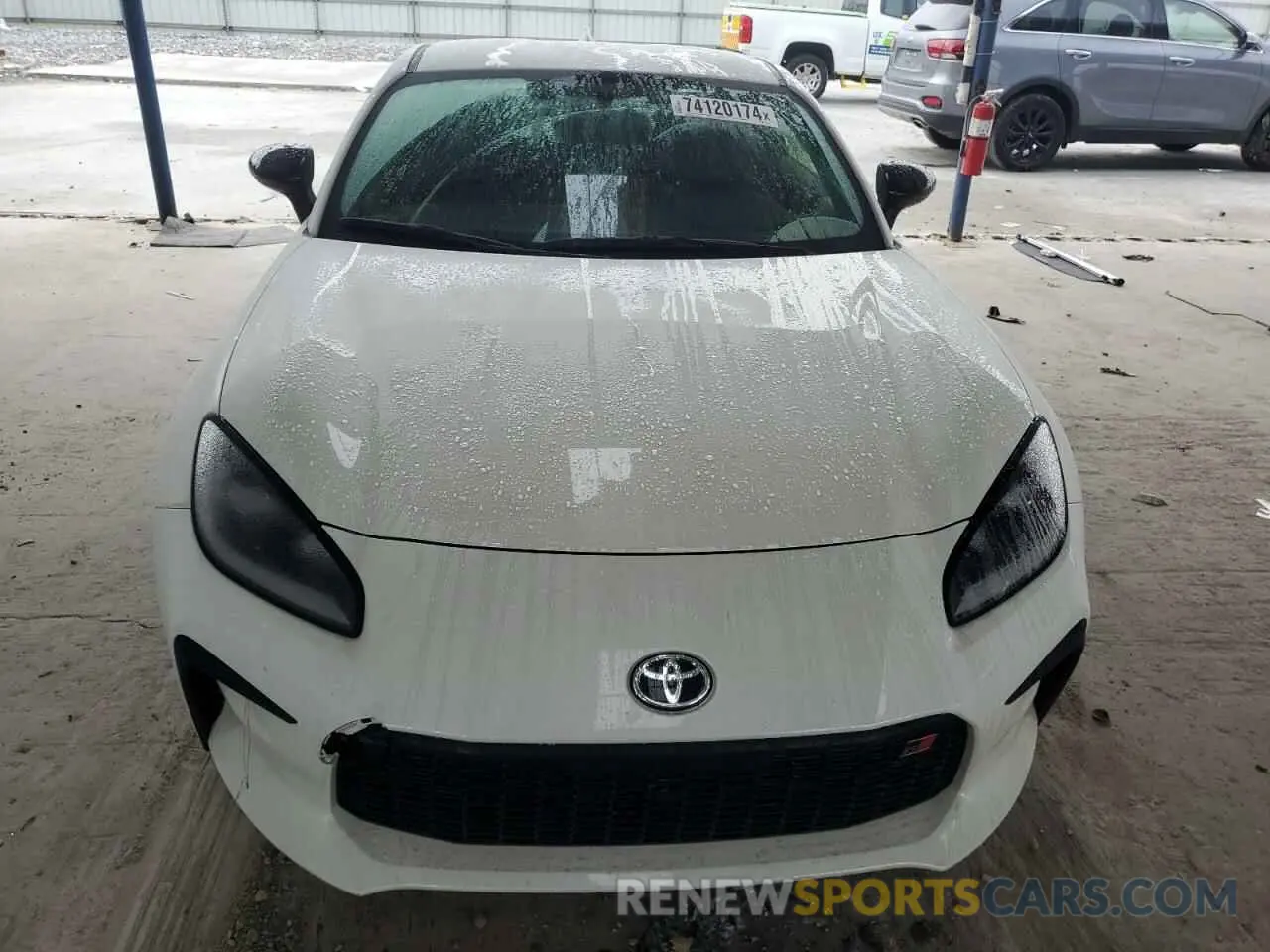 5 Photograph of a damaged car JF1ZNBB12R9756924 TOYOTA GR 86 2024