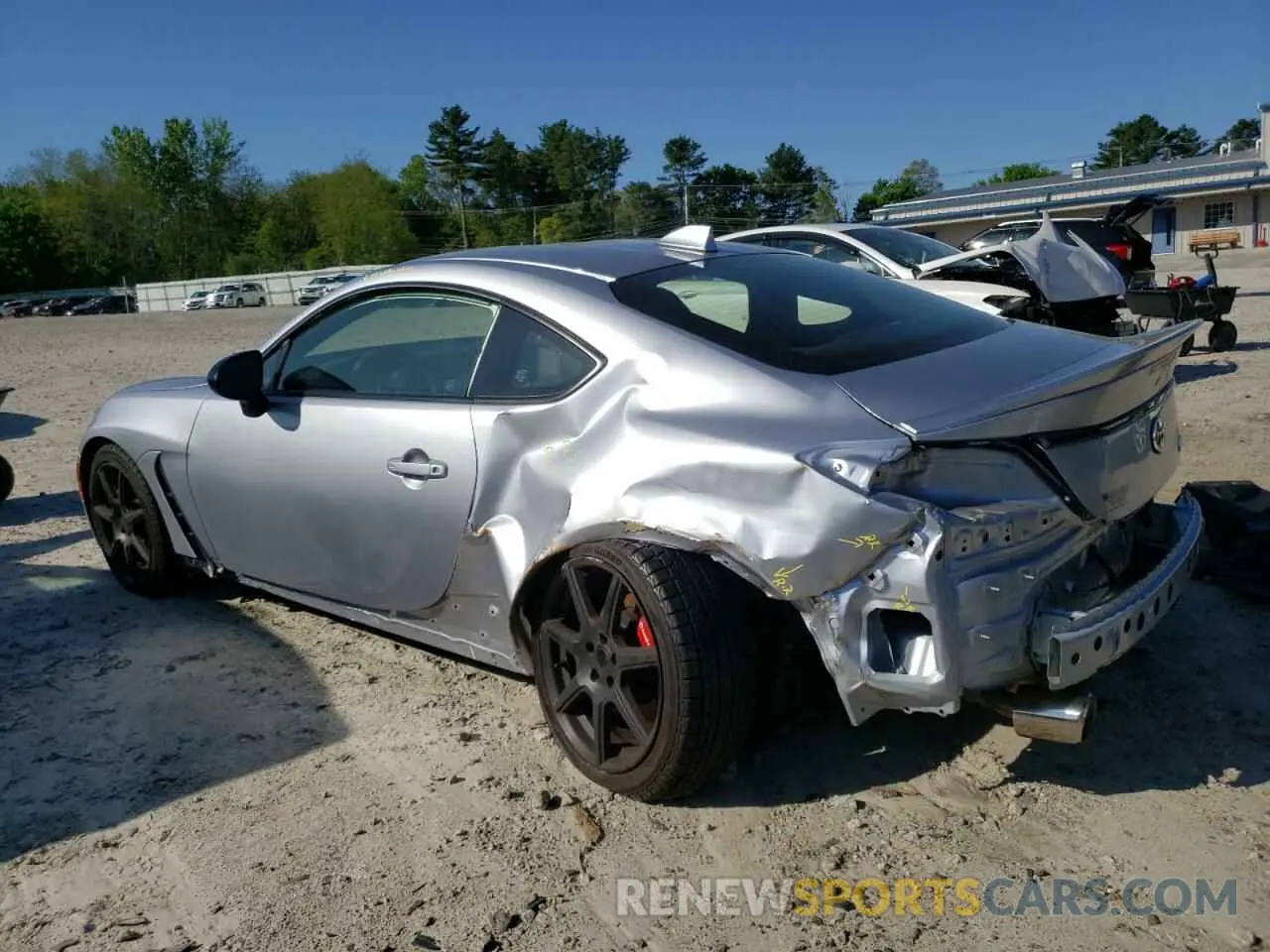 2 Photograph of a damaged car JF1ZNBE15R9755858 TOYOTA GR 86 PREM 2024