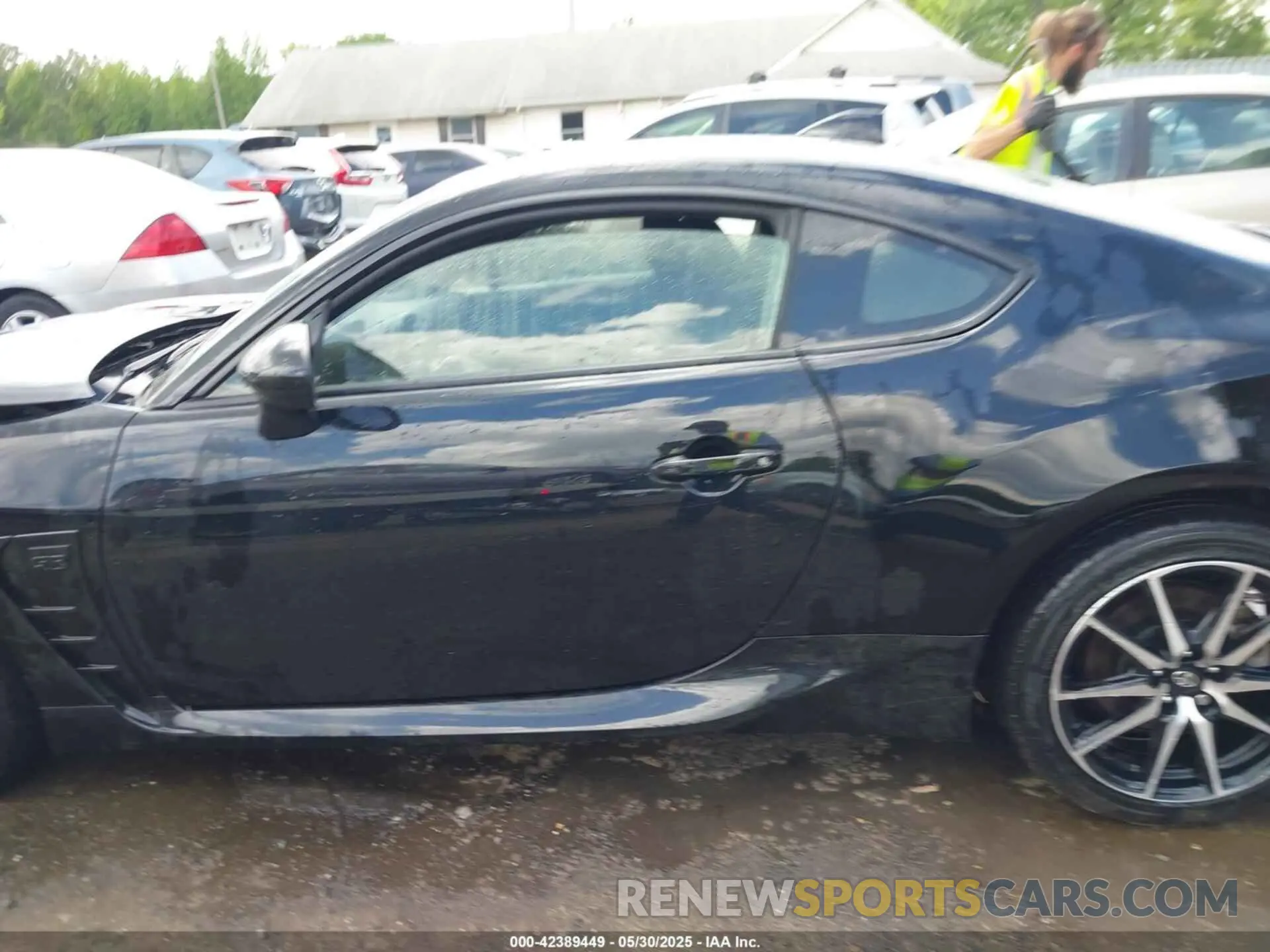 13 Photograph of a damaged car JF1ZNBC10N8750795 TOYOTA GR86 2022
