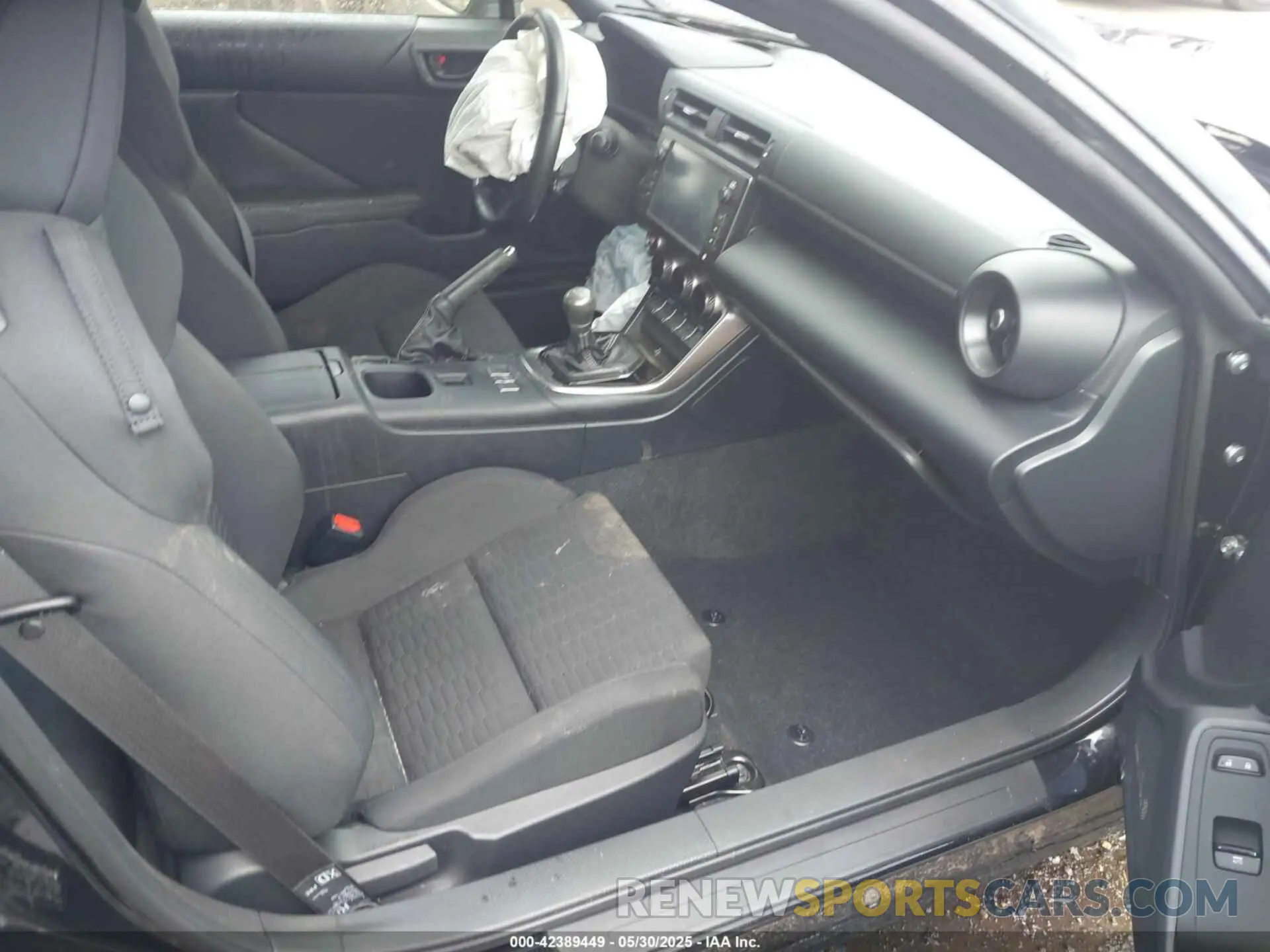 5 Photograph of a damaged car JF1ZNBC10N8750795 TOYOTA GR86 2022