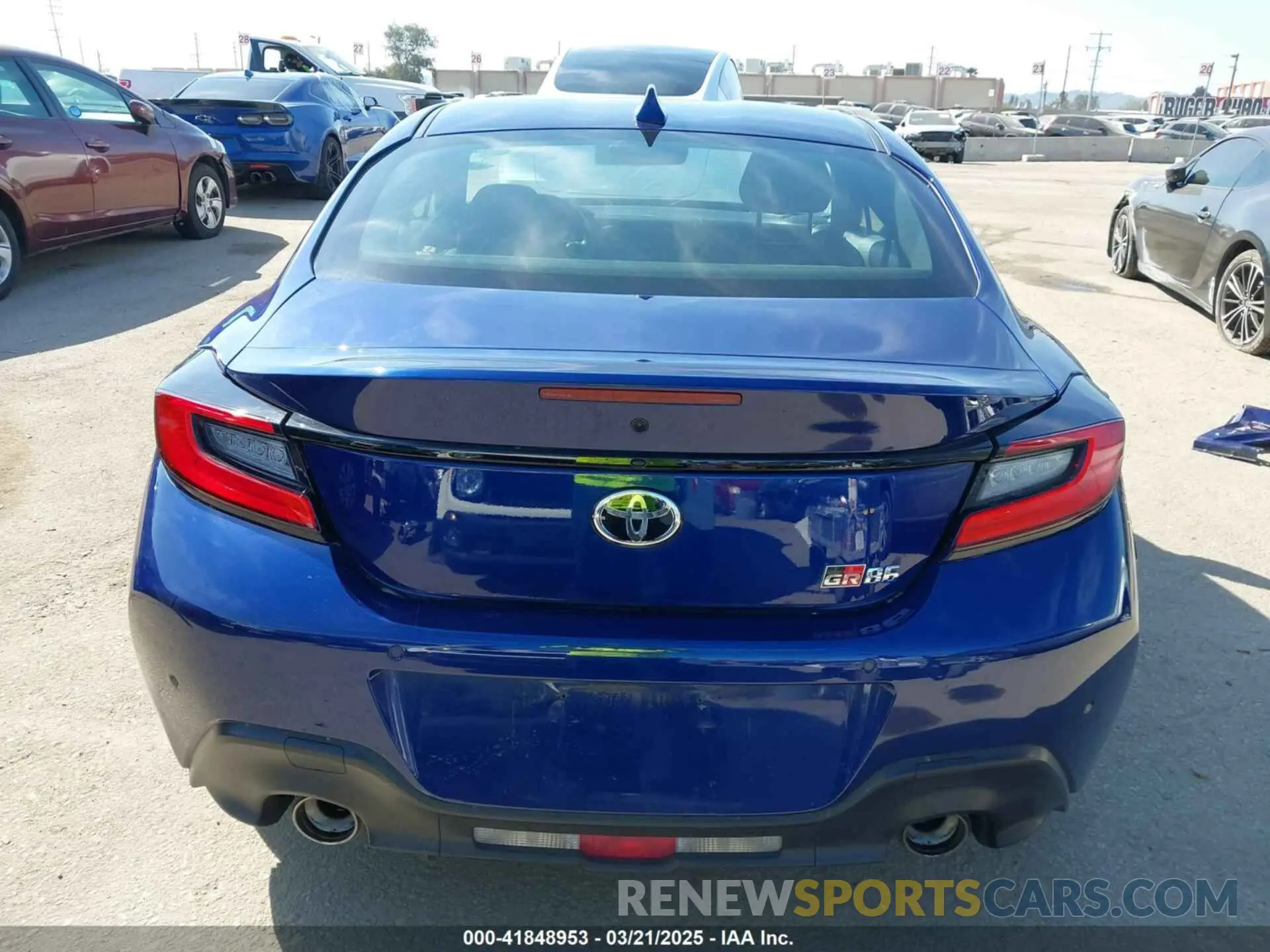 17 Photograph of a damaged car JF1ZNBC11N8751342 TOYOTA GR86 2022