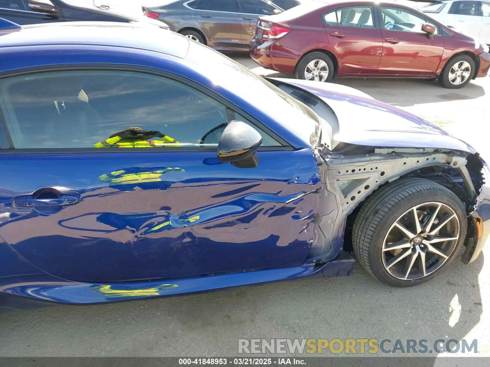 18 Photograph of a damaged car JF1ZNBC11N8751342 TOYOTA GR86 2022