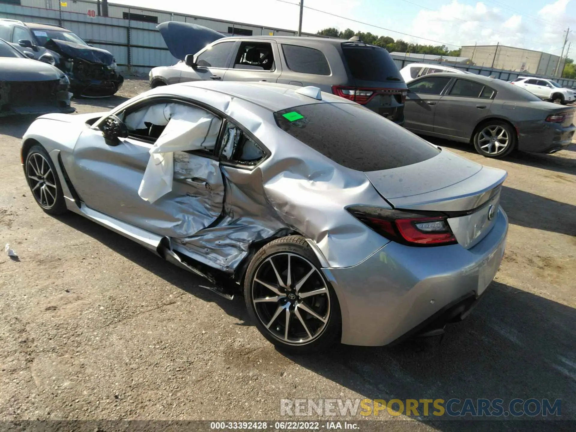 3 Photograph of a damaged car JF1ZNBC11N8751650 TOYOTA GR86 2022