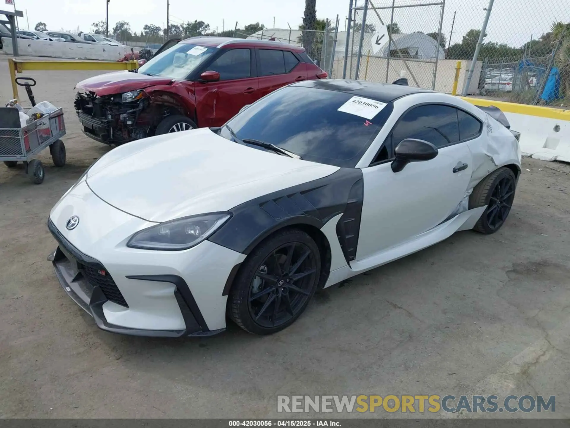 2 Photograph of a damaged car JF1ZNBC13N8758065 TOYOTA GR86 2022