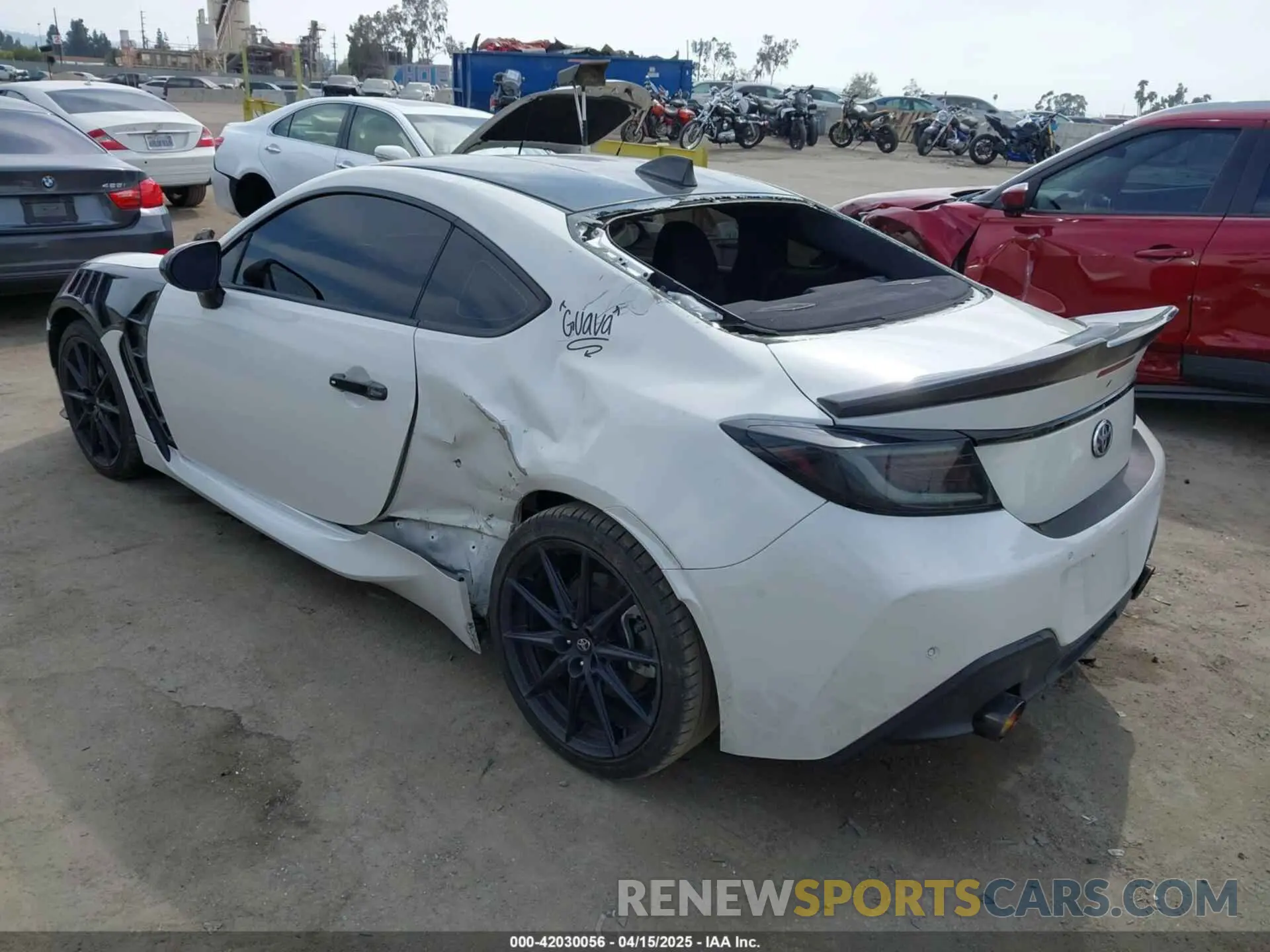 3 Photograph of a damaged car JF1ZNBC13N8758065 TOYOTA GR86 2022