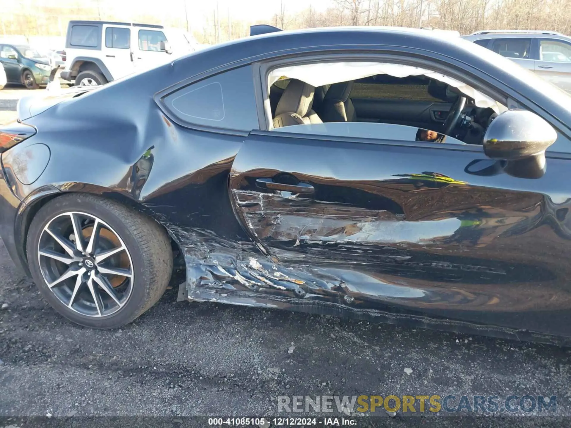 6 Photograph of a damaged car JF1ZNBC18N8754139 TOYOTA GR86 2022