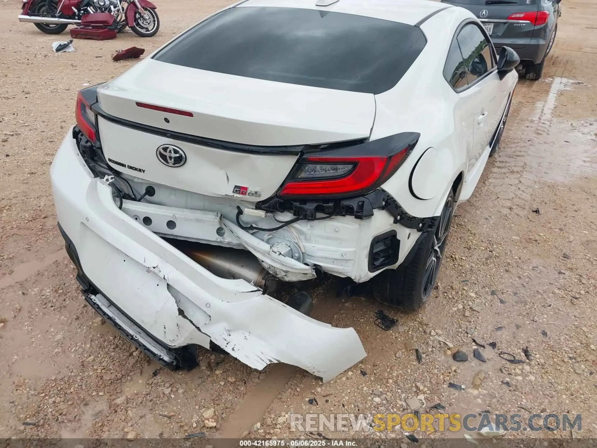 6 Photograph of a damaged car JF1ZNBC1XN8755650 TOYOTA GR86 2022