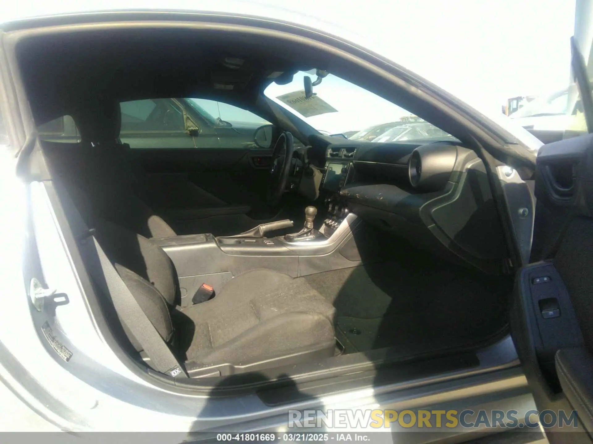 5 Photograph of a damaged car JF1ZNBC1XN8757012 TOYOTA GR86 2022