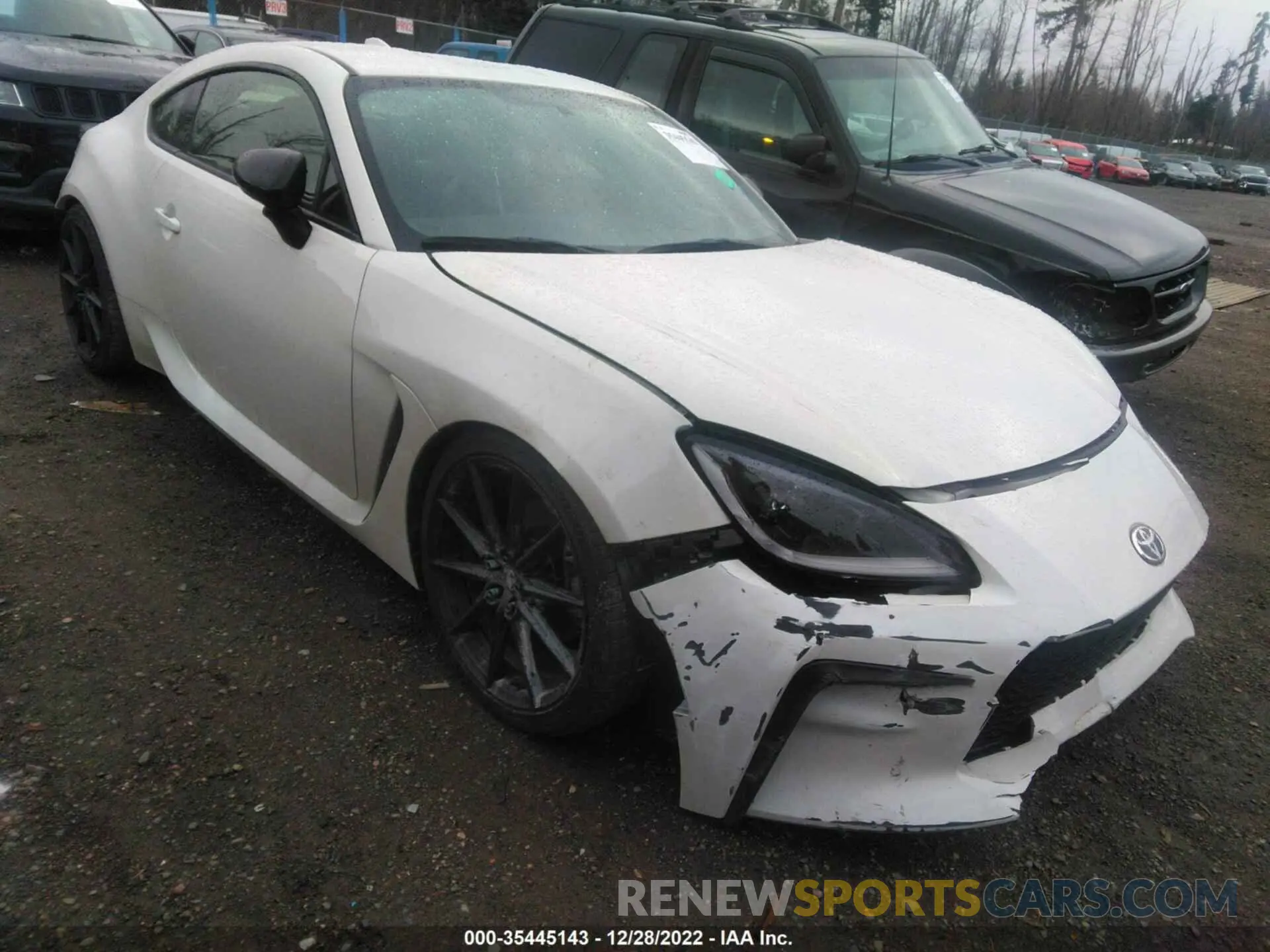 1 Photograph of a damaged car JF1ZNBE17N9754186 TOYOTA GR86 2022